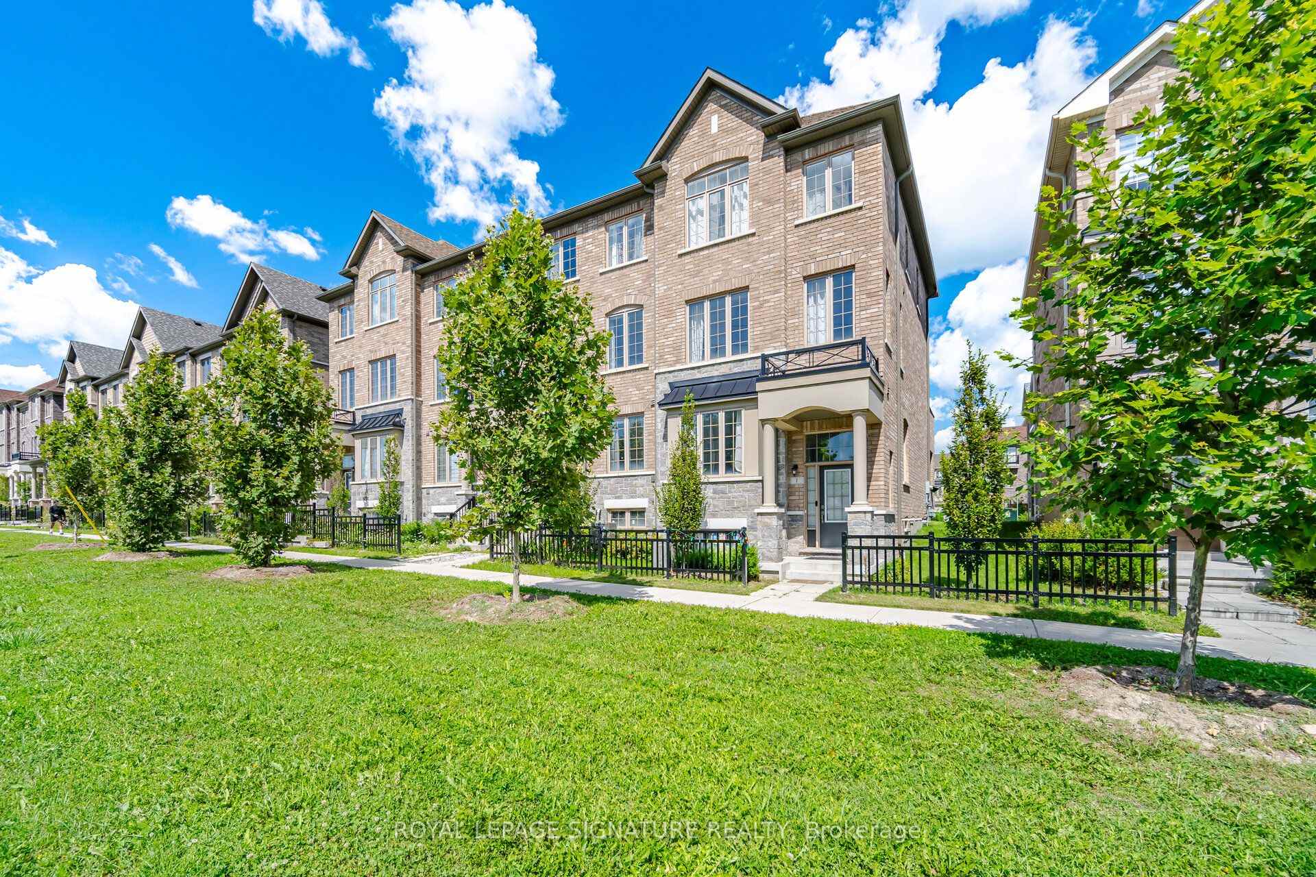Photo 2 of 3 Kingfisher Way, Whitby, Lynde Creek — HOMEH