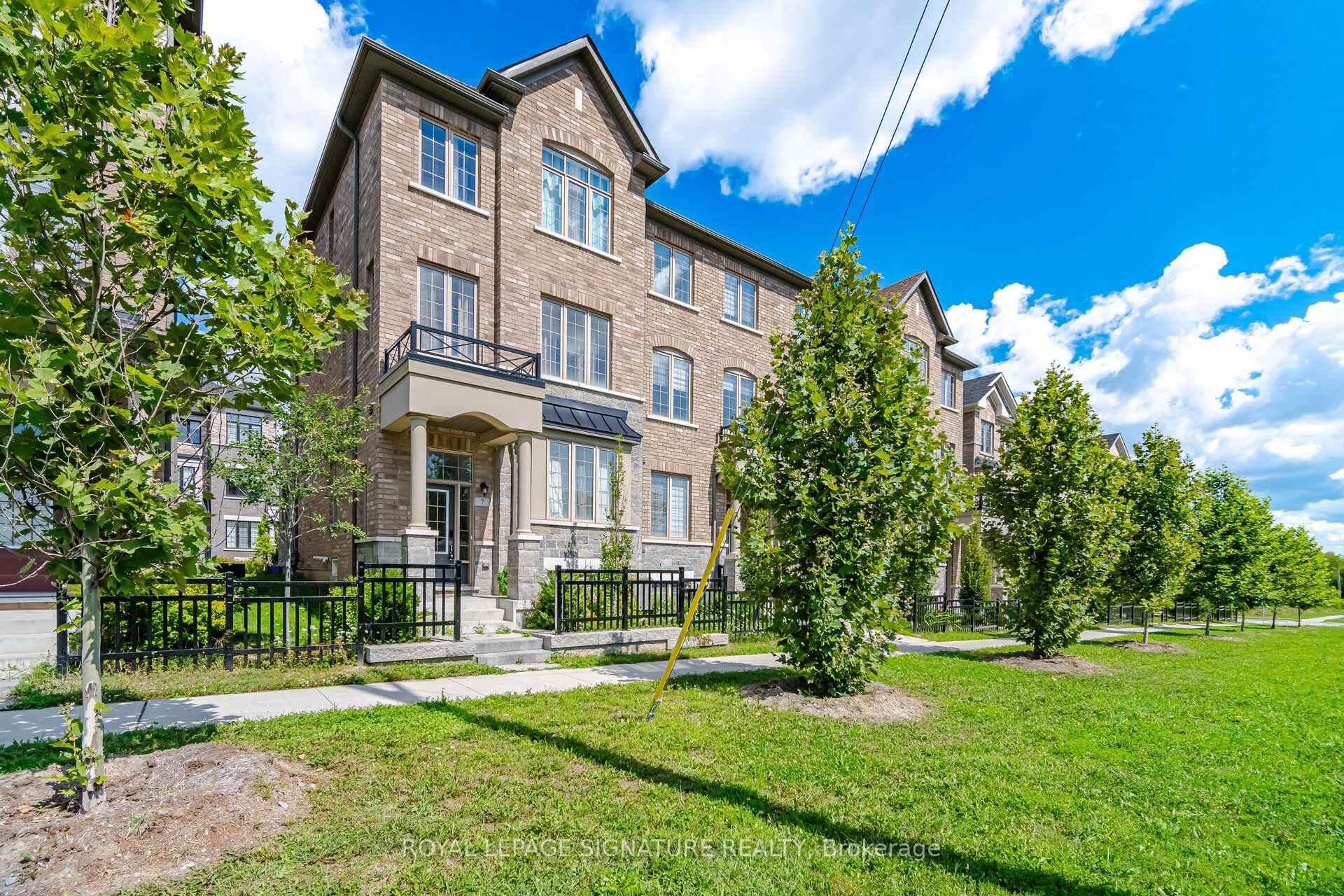 Photo 3 of 3 Kingfisher Way, Whitby, Lynde Creek — HOMEH