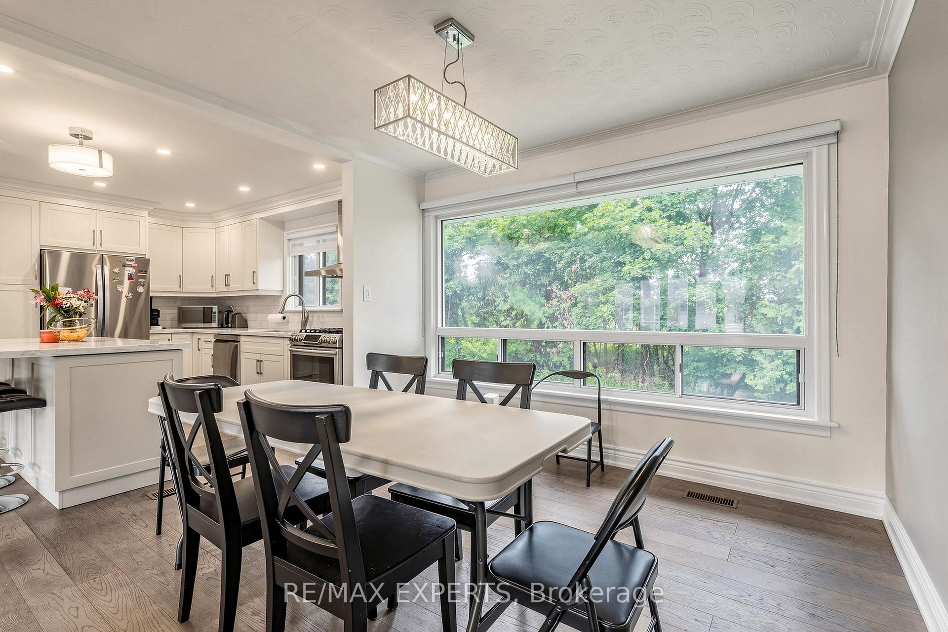 Photo 9 of 8 Longbridge Road, Vaughan, Uplands — HOMEH