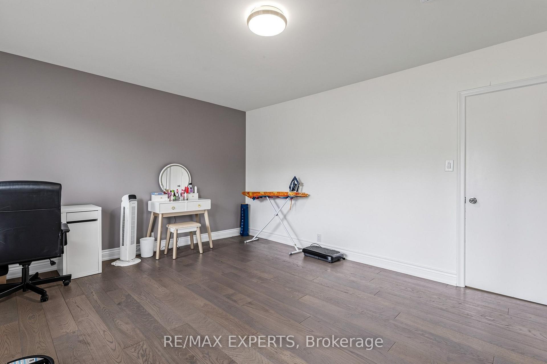 Photo 15 of 8 Longbridge Road, Vaughan, Uplands — HOMEH