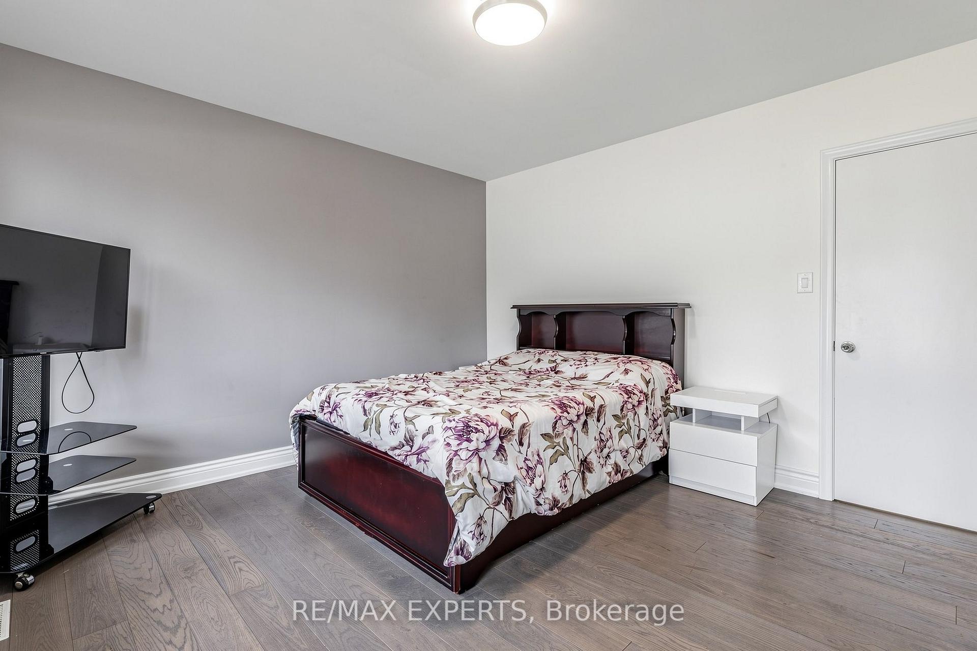Photo 22 of 8 Longbridge Road, Vaughan, Uplands — HOMEH