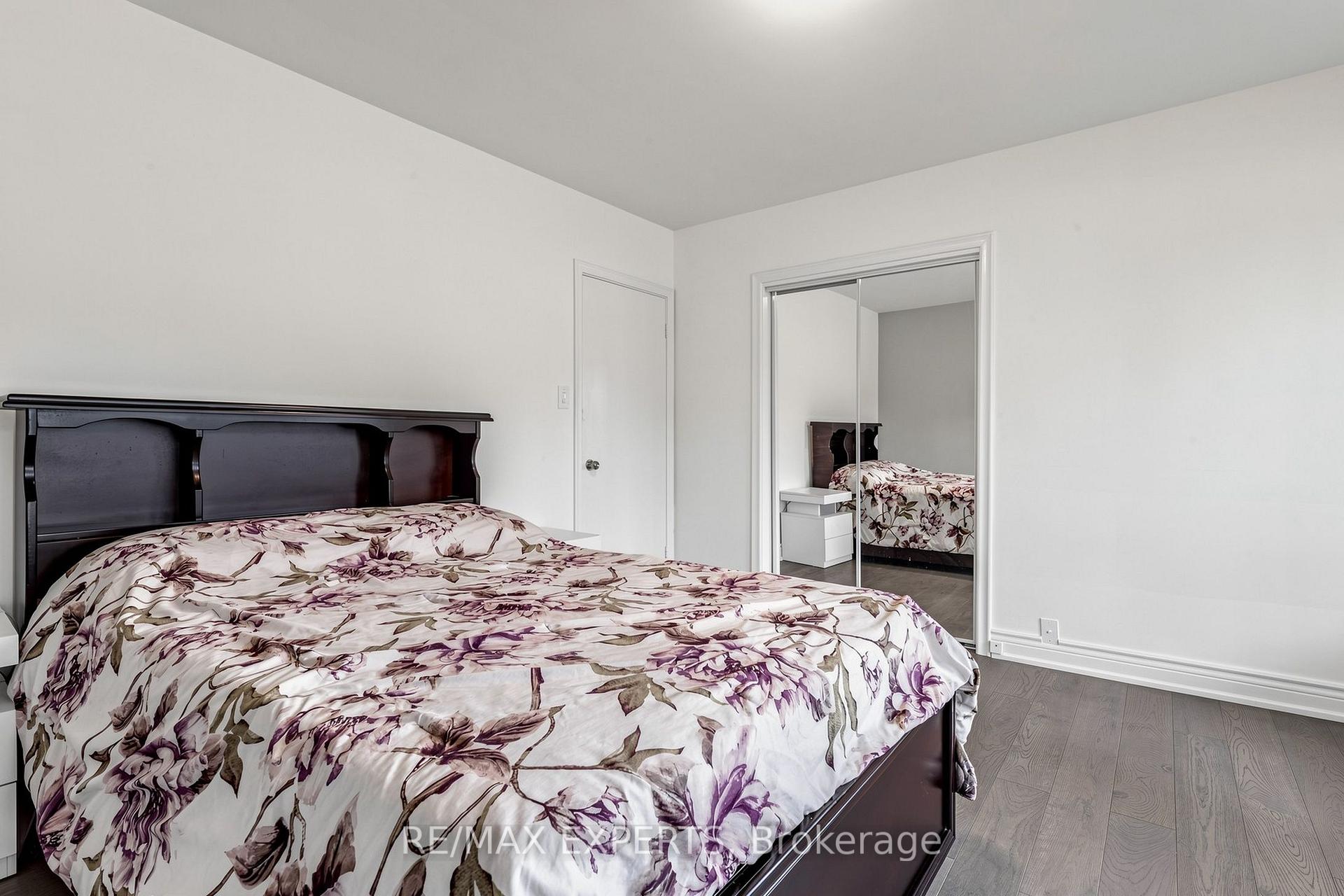 Photo 23 of 8 Longbridge Road, Vaughan, Uplands — HOMEH