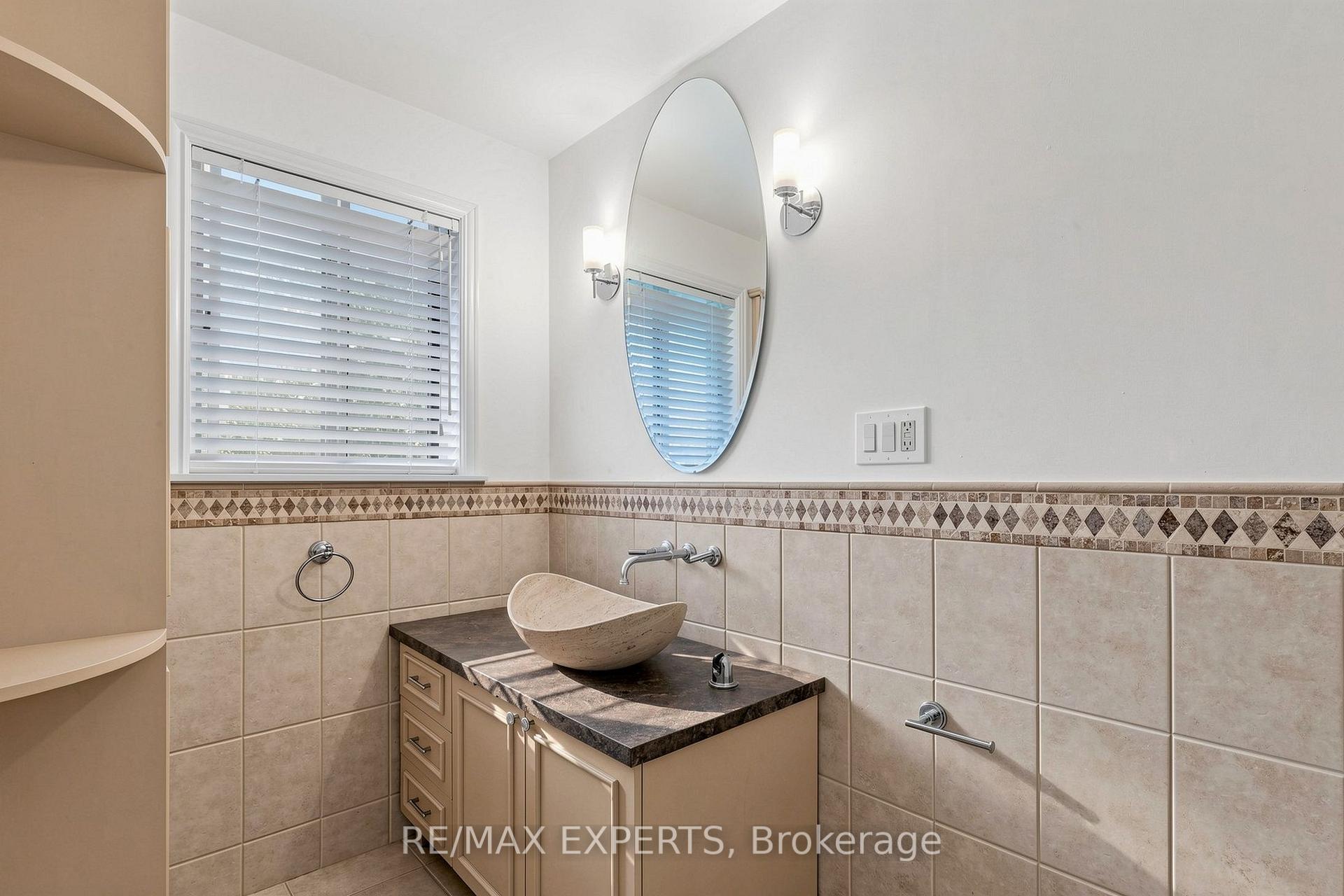 Photo 25 of 8 Longbridge Road, Vaughan, Uplands — HOMEH
