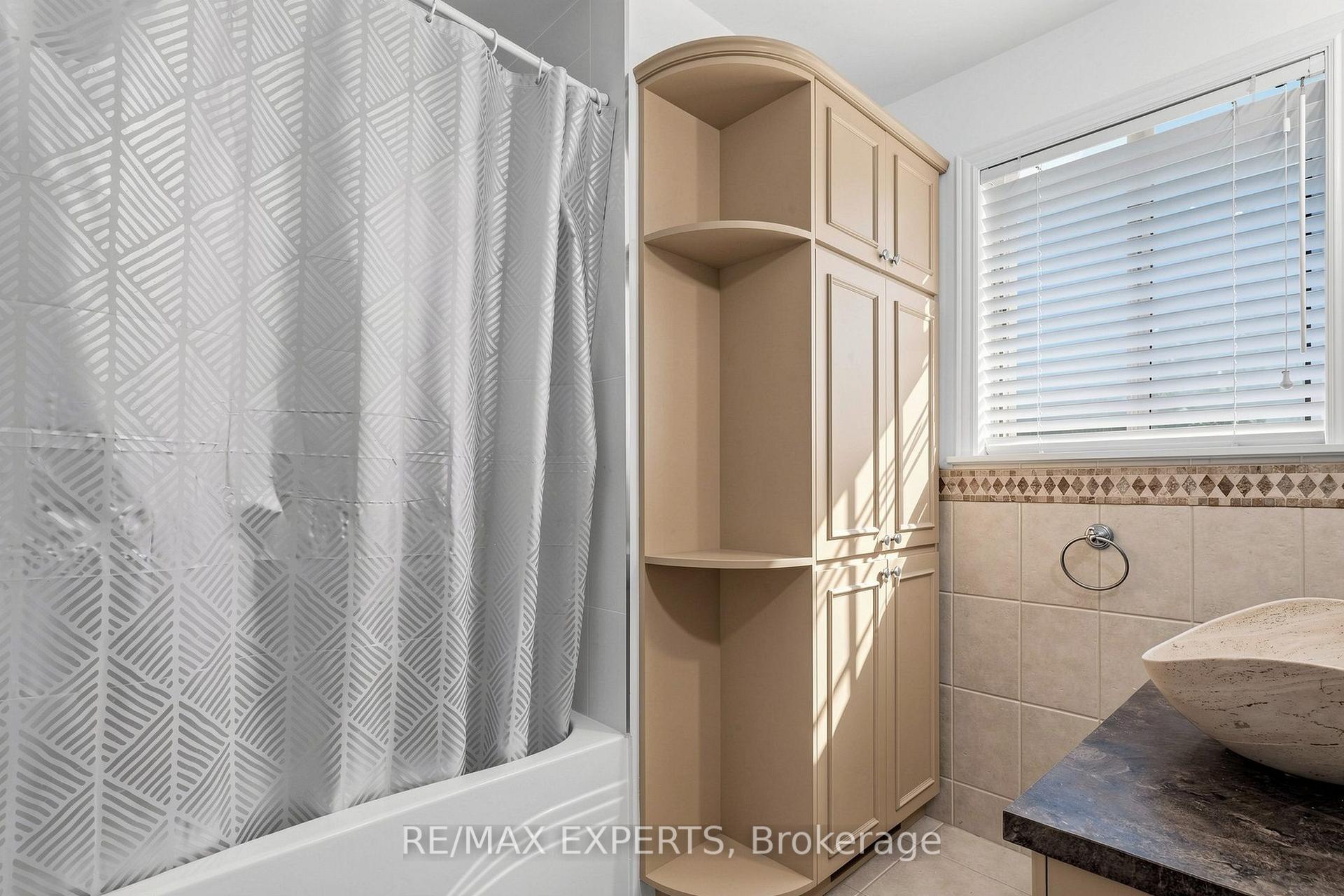 Photo 26 of 8 Longbridge Road, Vaughan, Uplands — HOMEH