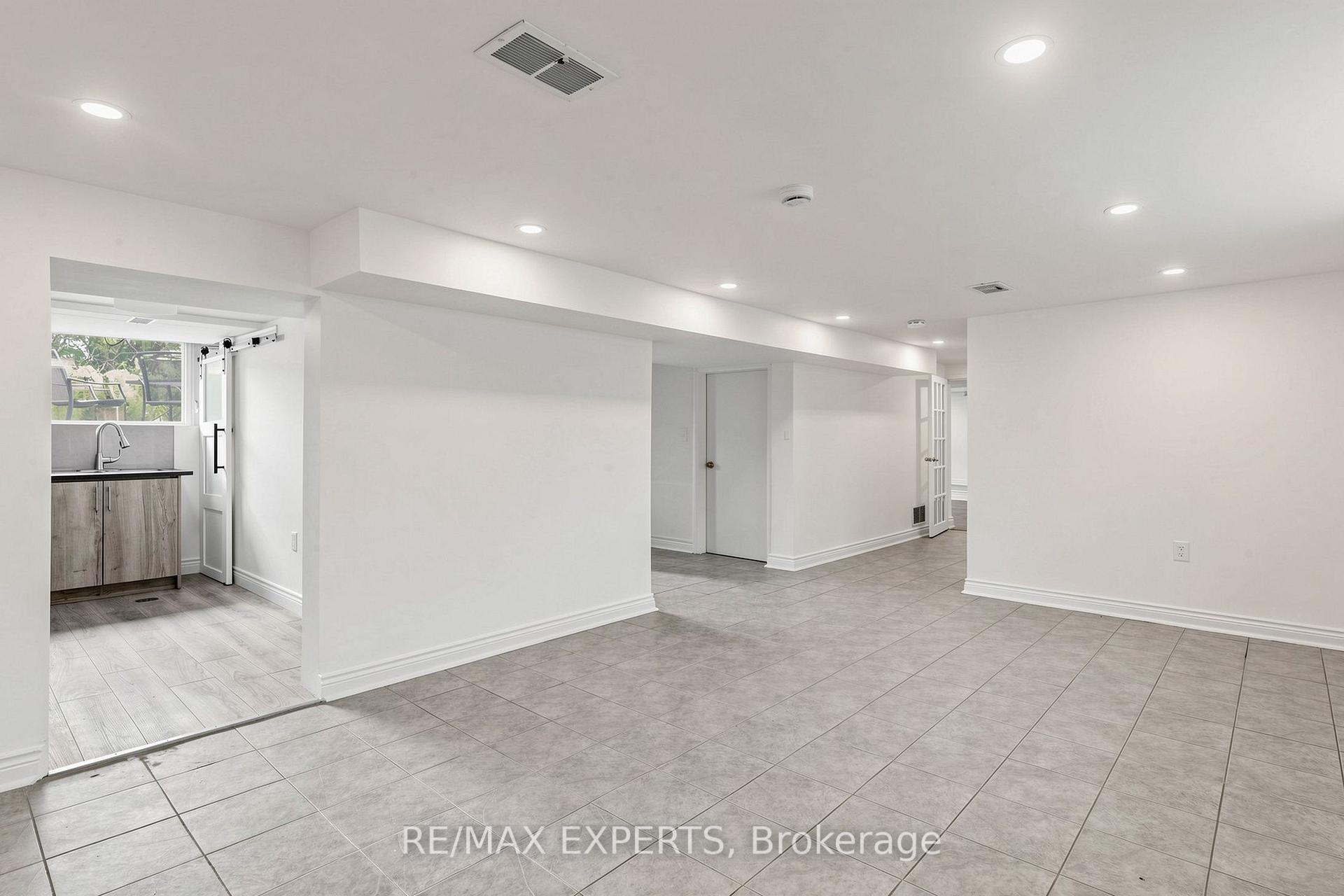 Photo 33 of 8 Longbridge Road, Vaughan, Uplands — HOMEH
