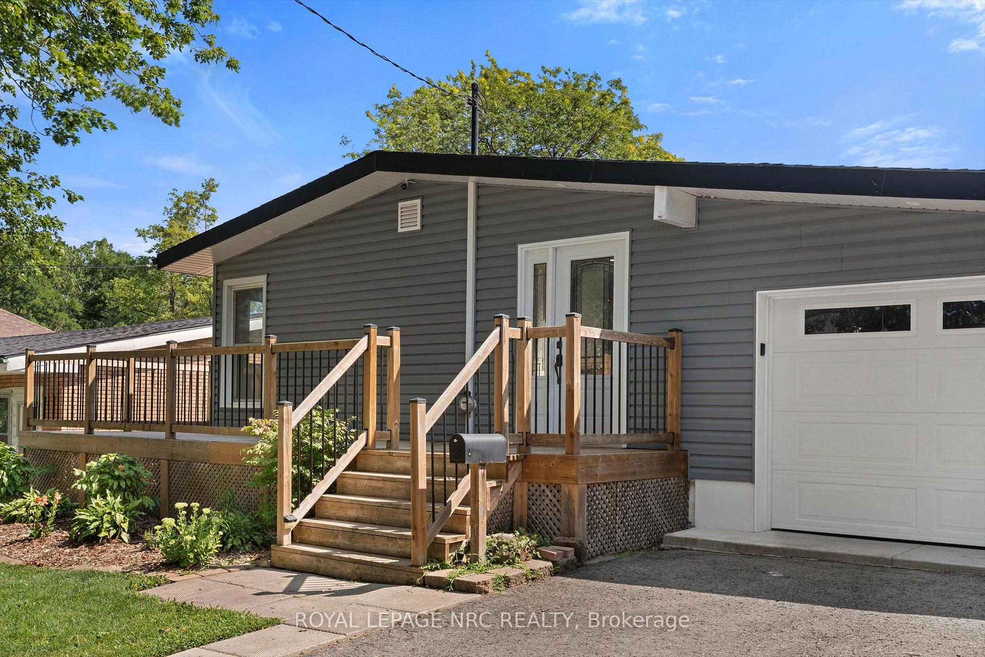 Photo 3 of 64 Welland Street N, Thorold, Thorold Downtown — HOMEH