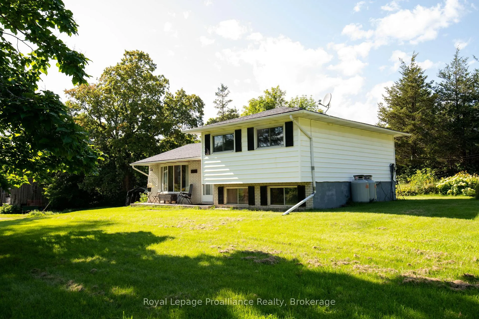 Photo 2 of 47 Shannon Road, Belleville, Thurlow Ward — HOMEH