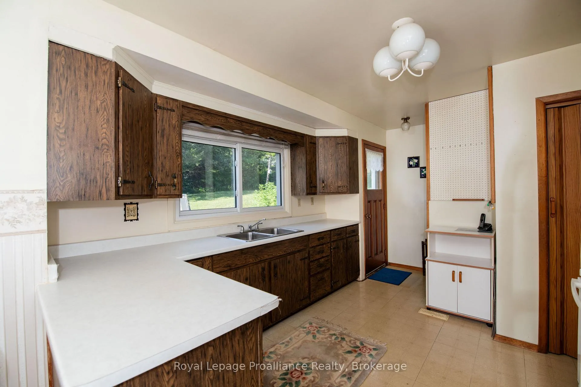 Photo 7 of 47 Shannon Road, Belleville, Thurlow Ward — HOMEH