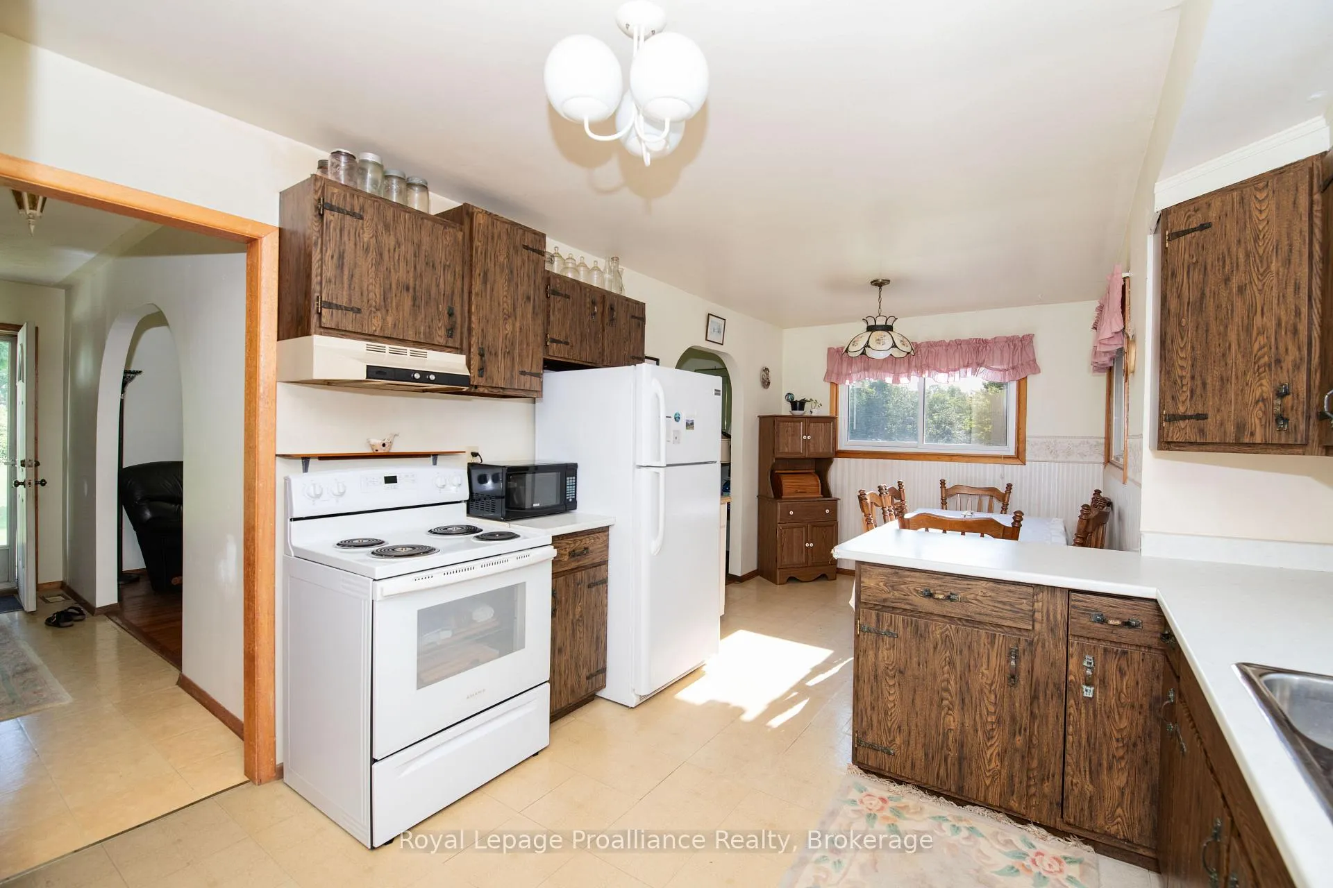 Photo 8 of 47 Shannon Road, Belleville, Thurlow Ward — HOMEH
