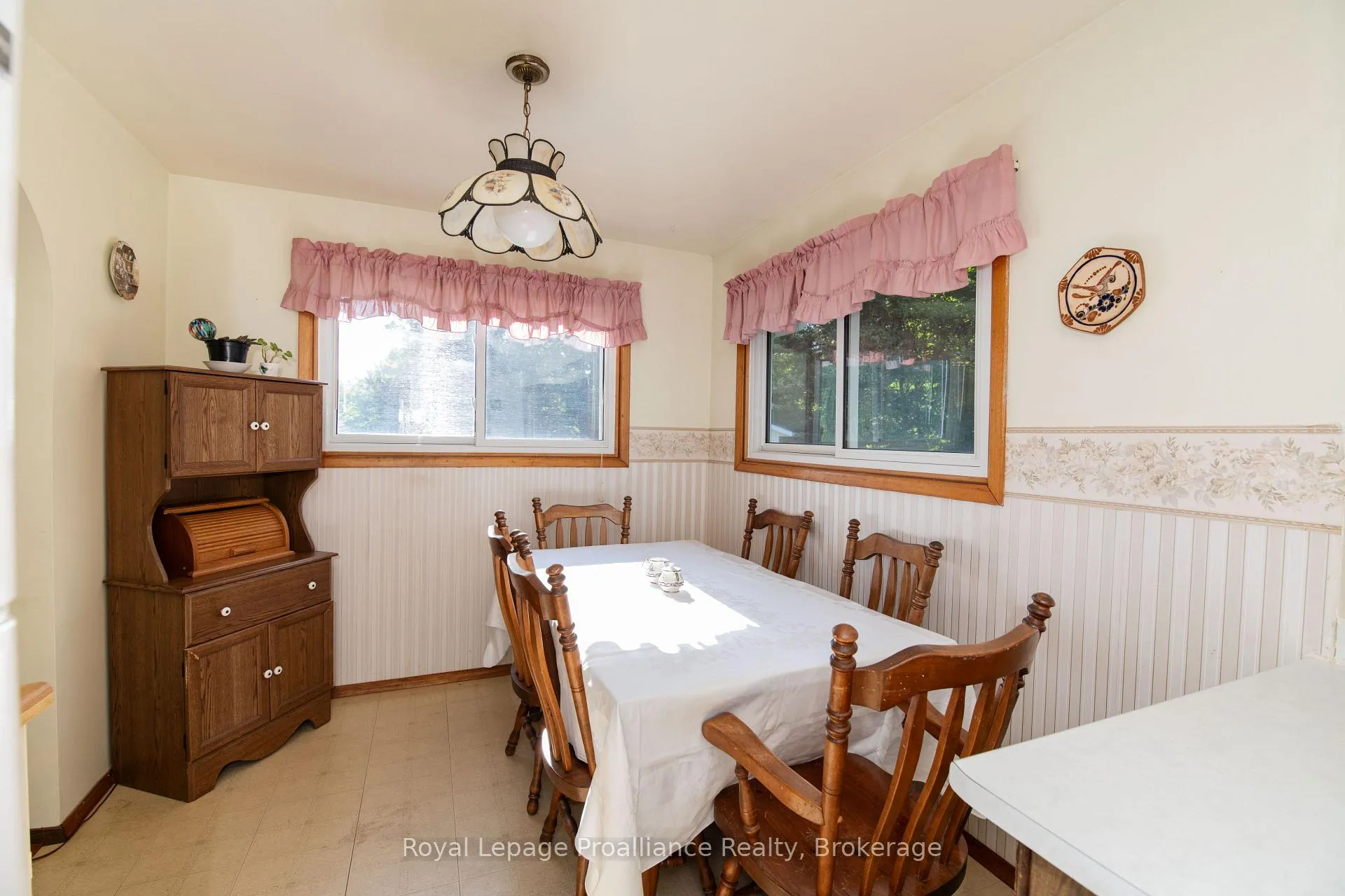 Photo 9 of 47 Shannon Road, Belleville, Thurlow Ward — HOMEH