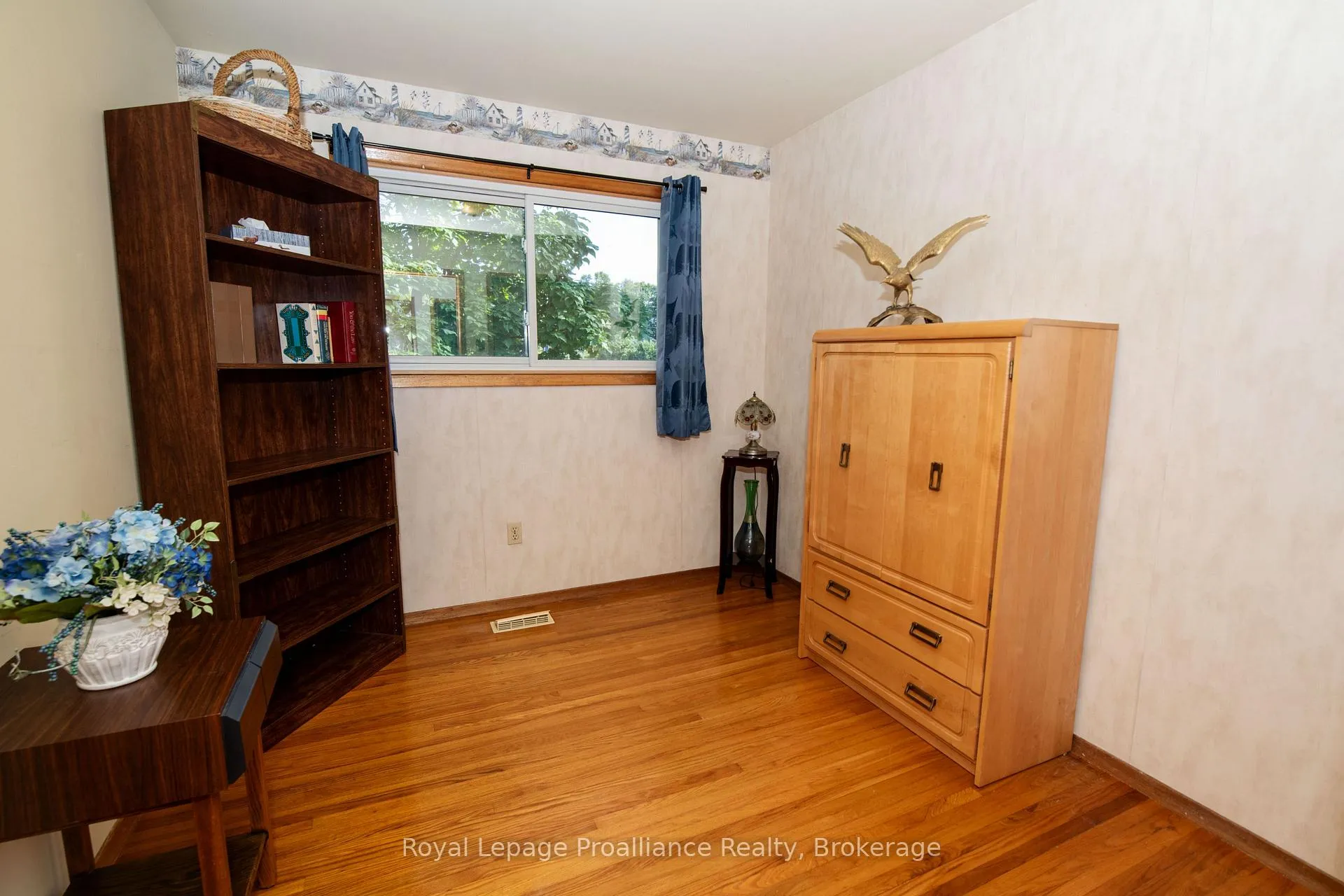 Photo 13 of 47 Shannon Road, Belleville, Thurlow Ward — HOMEH