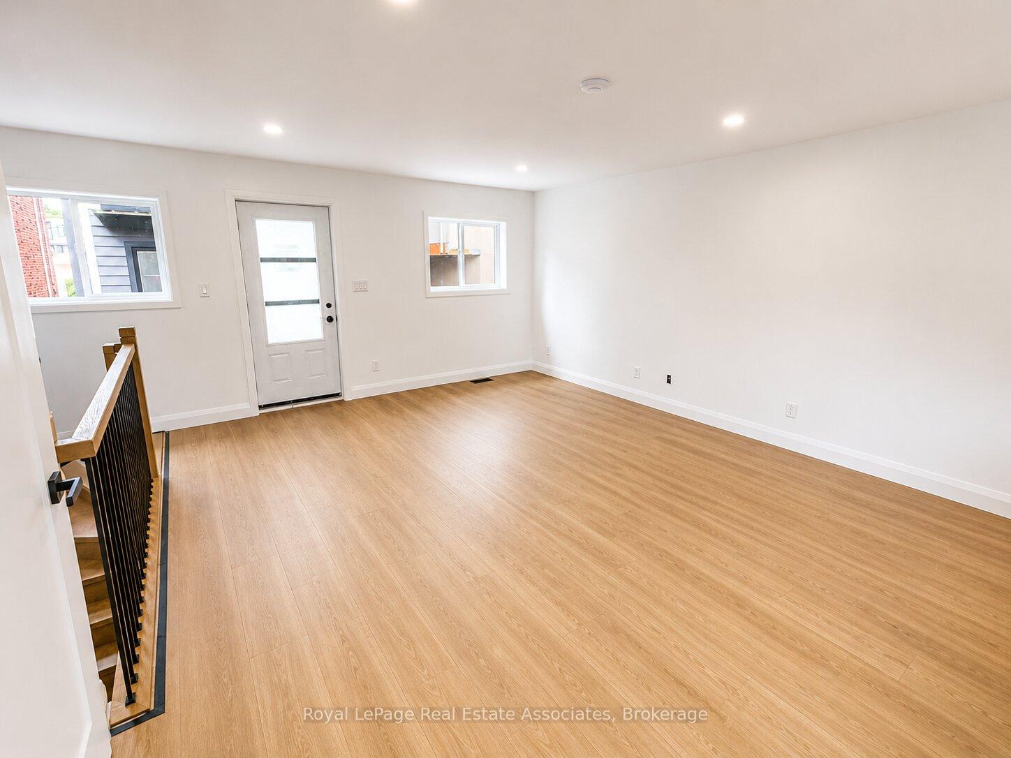 Photo 4 of Unit 1 GS, 17 White Avenue, Toronto, Rockcliffe-Smythe — HOMEH