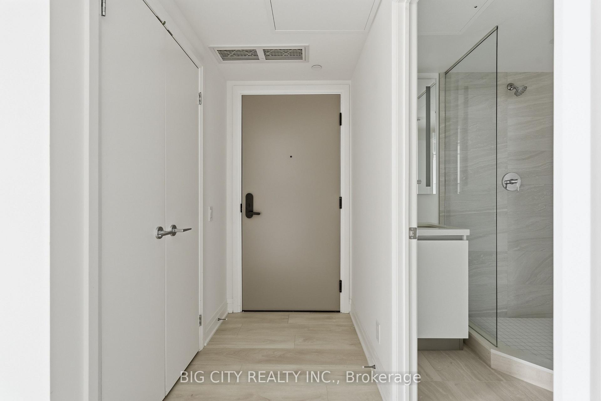 Photo 2 of Unit 1501, 25 Frederick Todd Way, Toronto, Thorncliffe Park — HOMEH
