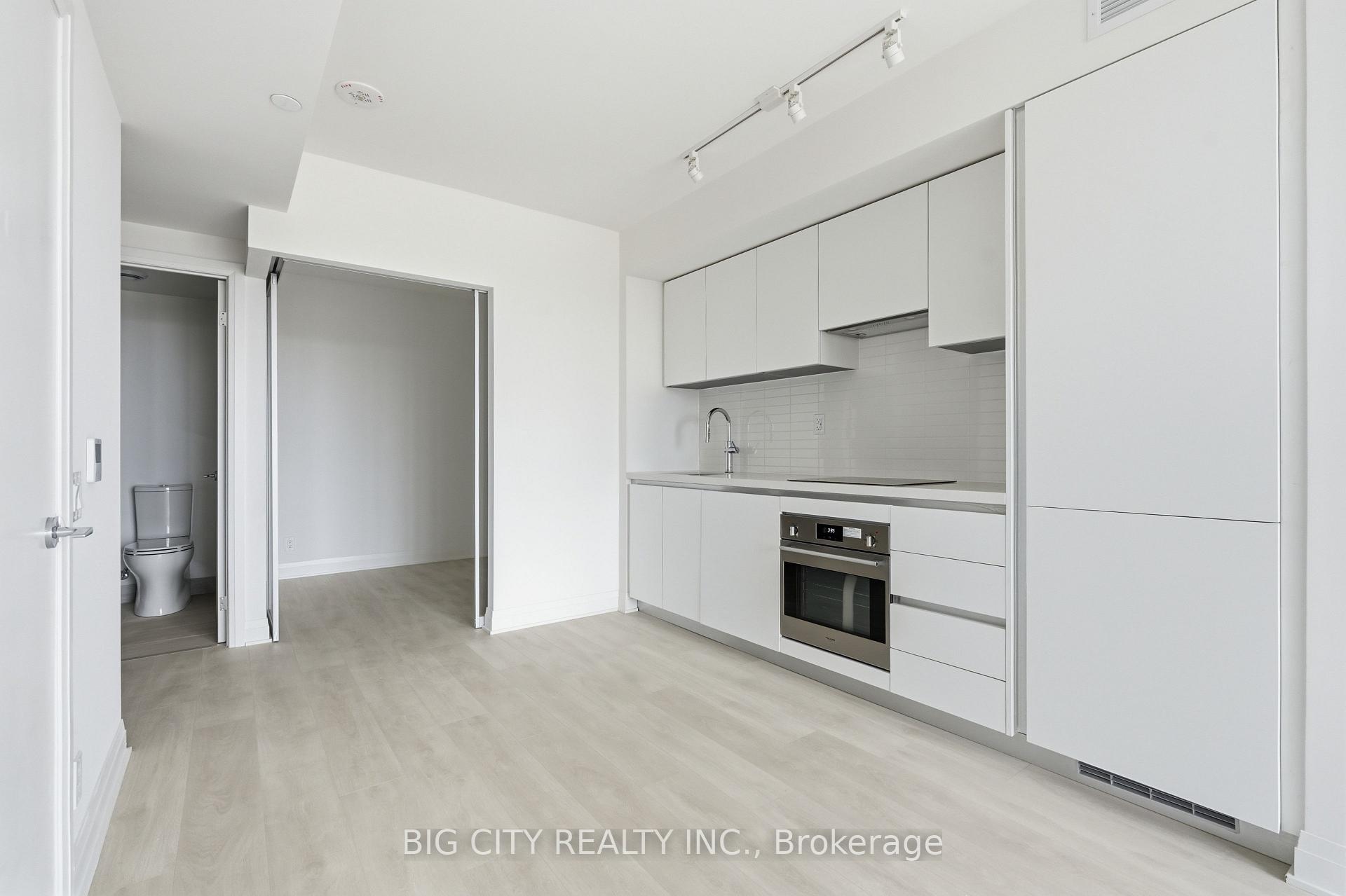 Photo 5 of Unit 1501, 25 Frederick Todd Way, Toronto, Thorncliffe Park — HOMEH