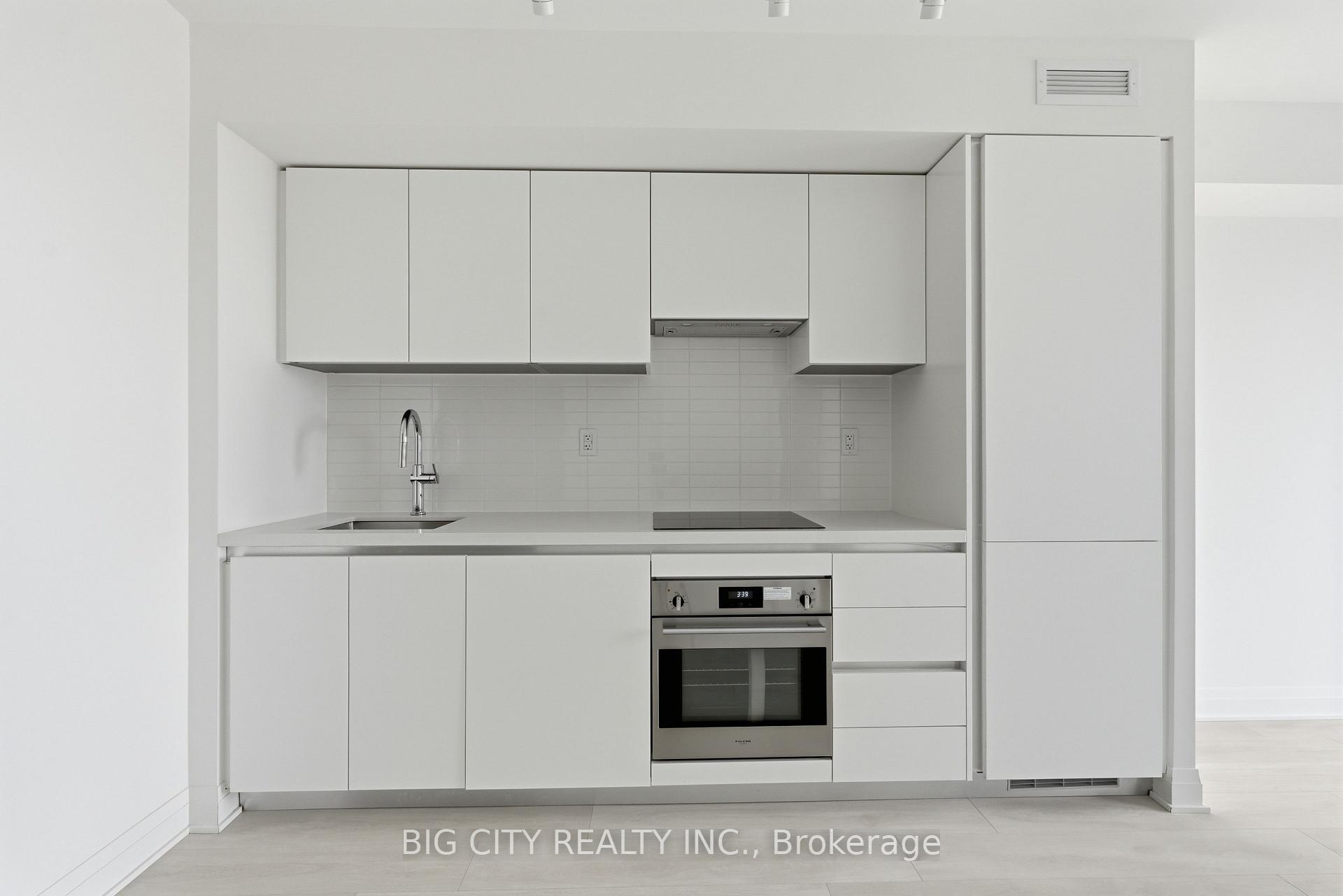 Photo 6 of Unit 1501, 25 Frederick Todd Way, Toronto, Thorncliffe Park — HOMEH