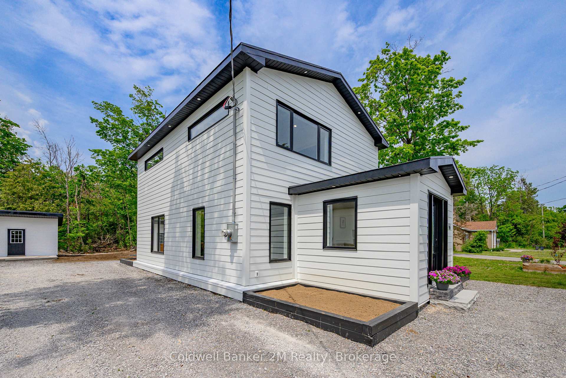 Photo 2 of 64 Head Street, Kawartha Lakes, Bobcaygeon — HOMEH