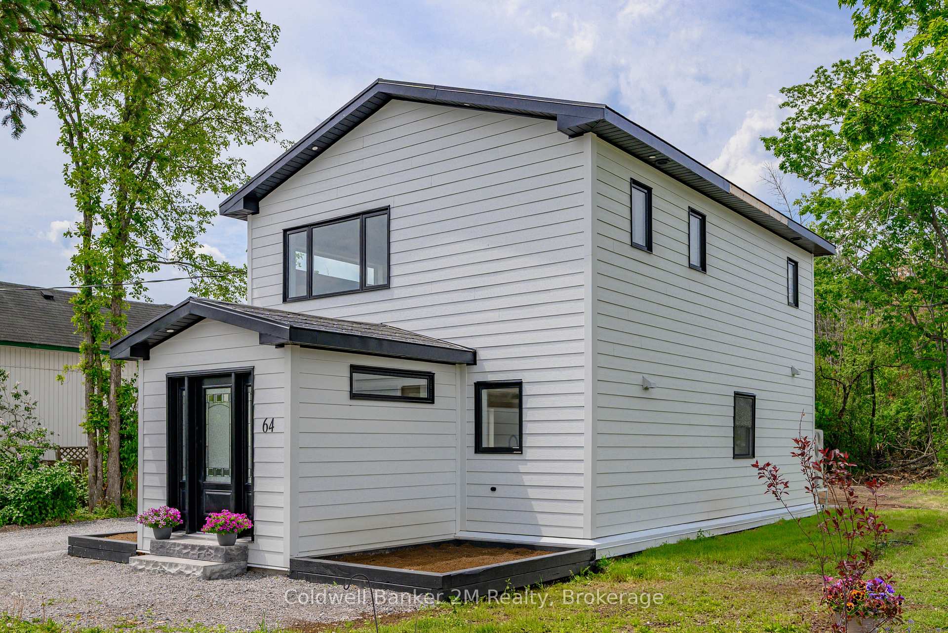 Photo 5 of 64 Head Street, Kawartha Lakes, Bobcaygeon — HOMEH