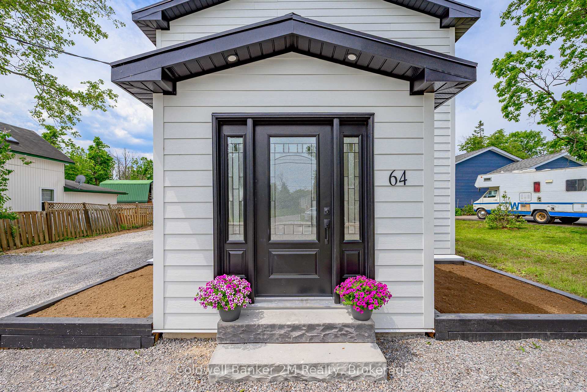 Photo 6 of 64 Head Street, Kawartha Lakes, Bobcaygeon — HOMEH