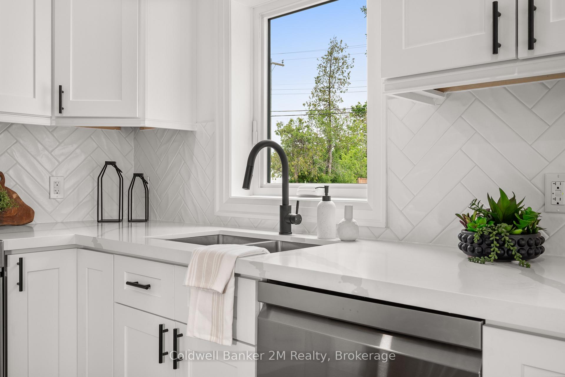 Photo 13 of 64 Head Street, Kawartha Lakes, Bobcaygeon — HOMEH