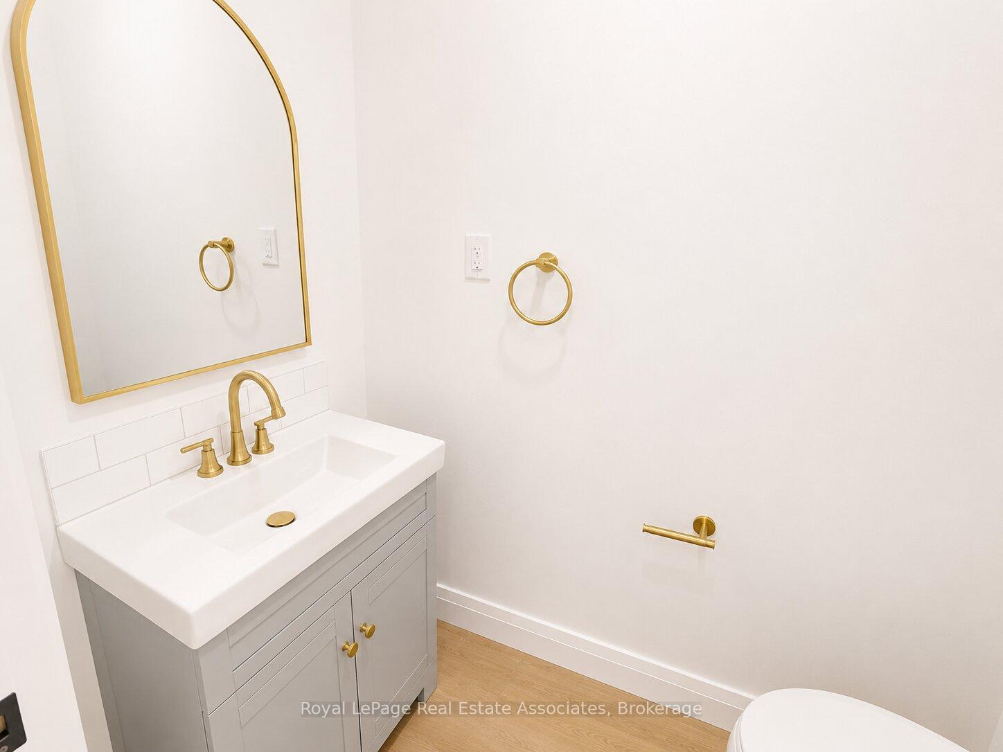 Photo 8 of Unit 5 SFN, 17 White Avenue, Toronto, Rockcliffe-Smythe — HOMEH