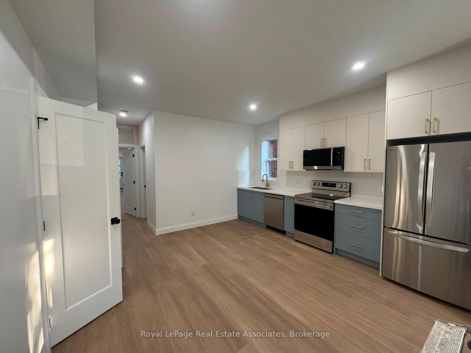 Photo 2 of Unit 2 MF, 17 White Avenue, Toronto, Rockcliffe-Smythe — HOMEH