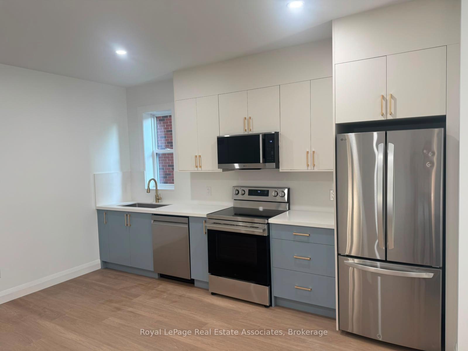 Photo 3 of Unit 2 MF, 17 White Avenue, Toronto, Rockcliffe-Smythe — HOMEH