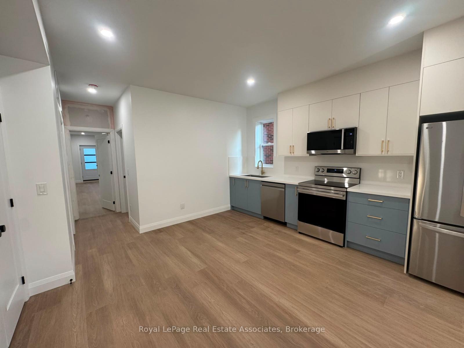 Photo 4 of Unit 2 MF, 17 White Avenue, Toronto, Rockcliffe-Smythe — HOMEH