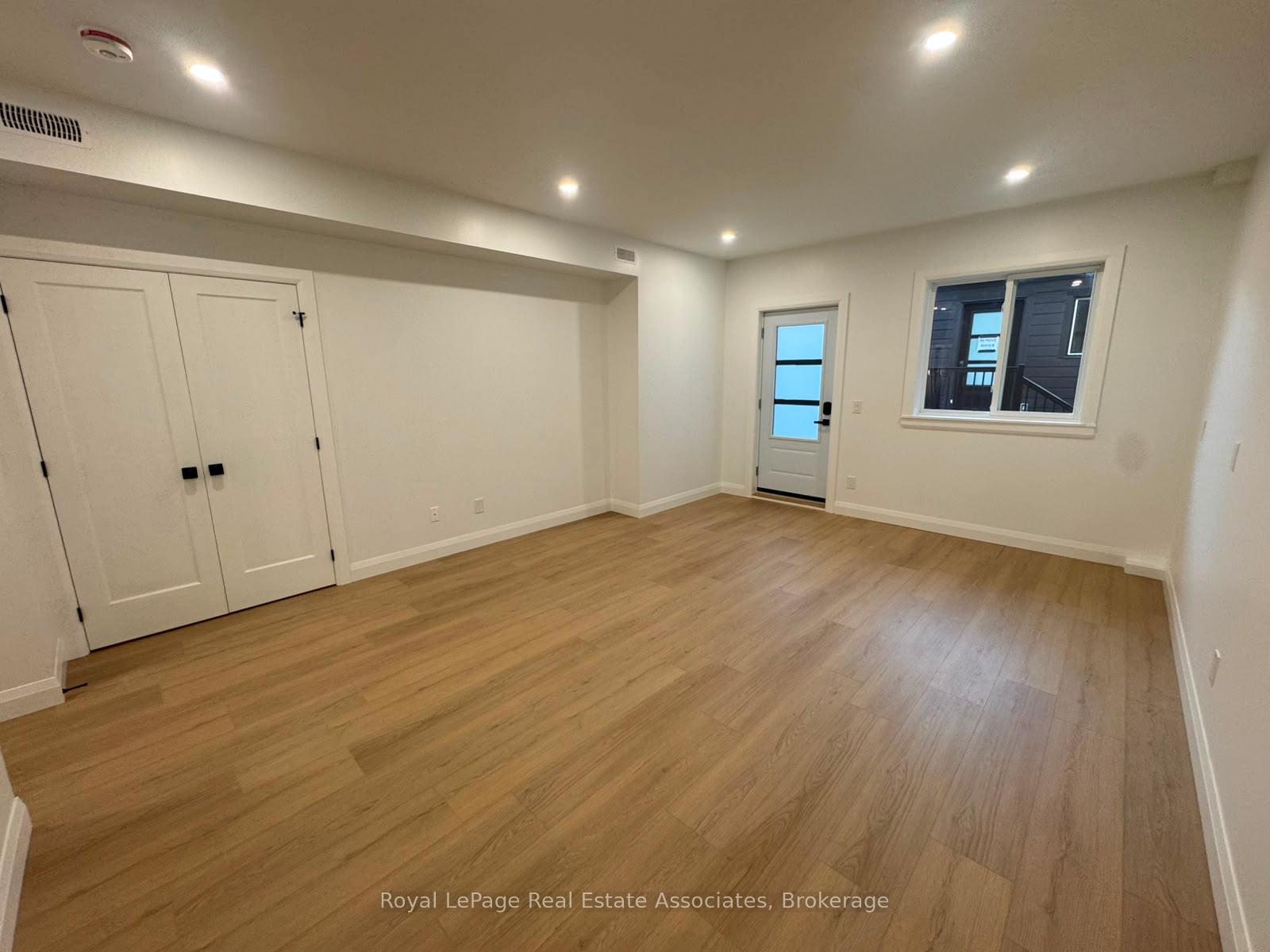 Photo 5 of Unit 2 MF, 17 White Avenue, Toronto, Rockcliffe-Smythe — HOMEH
