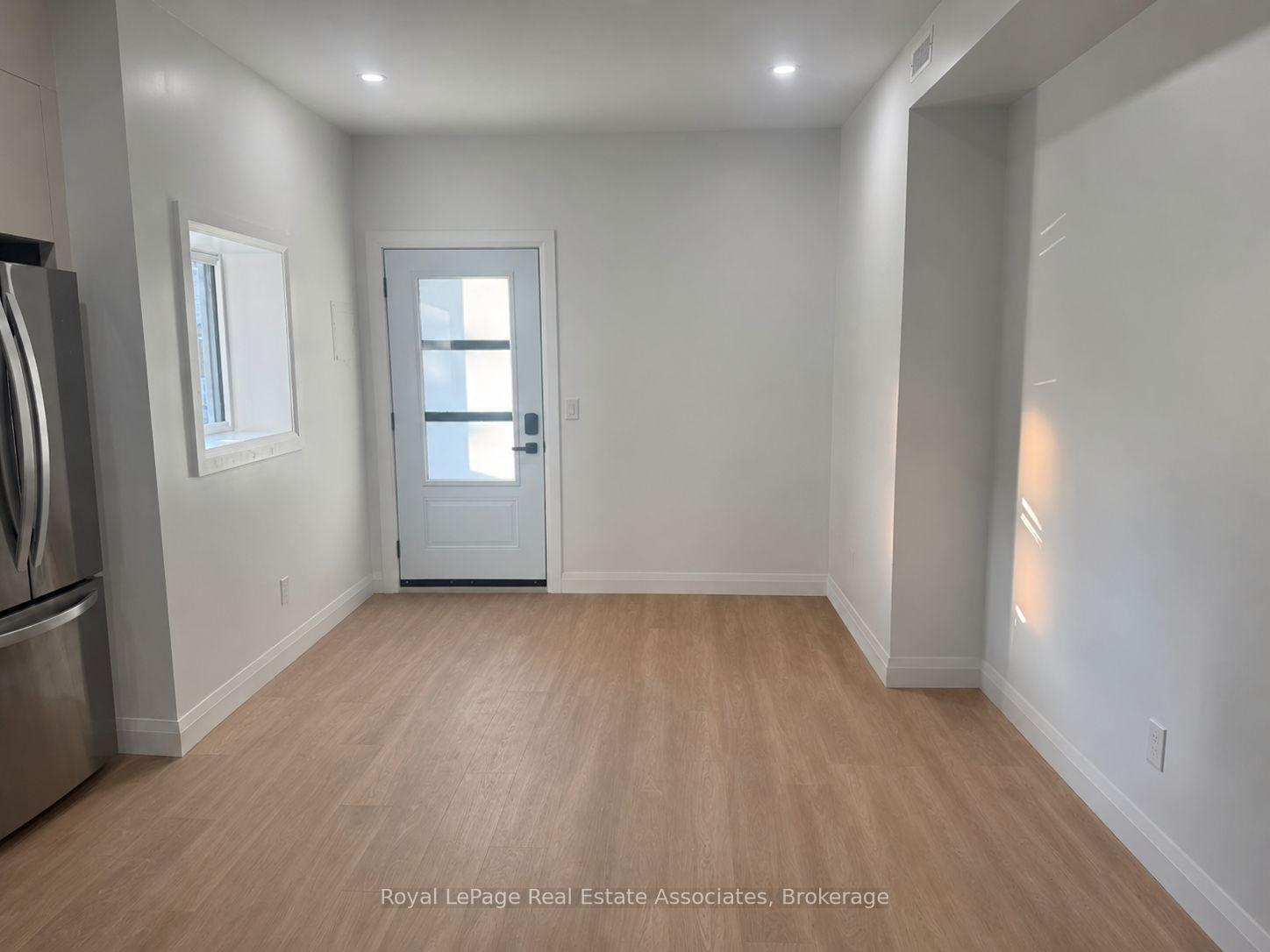 Photo 8 of Unit 2 MF, 17 White Avenue, Toronto, Rockcliffe-Smythe — HOMEH