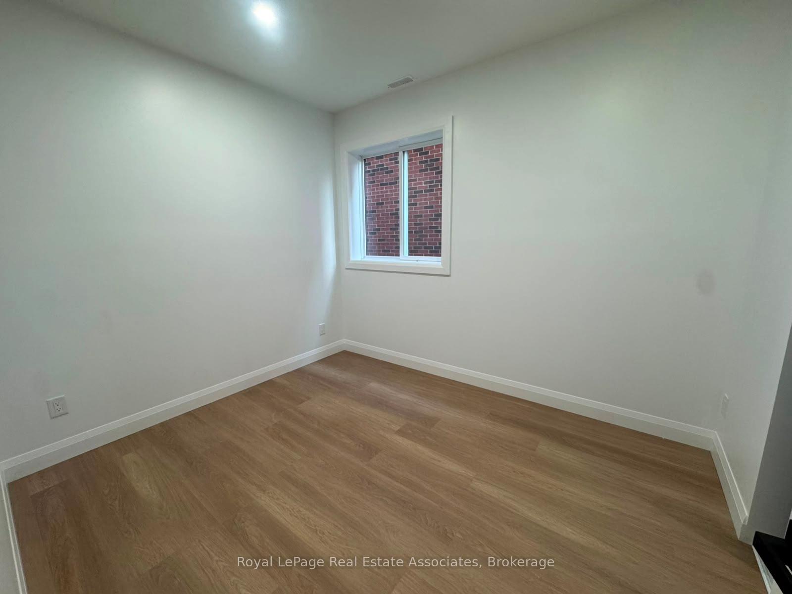 Photo 9 of Unit 2 MF, 17 White Avenue, Toronto, Rockcliffe-Smythe — HOMEH