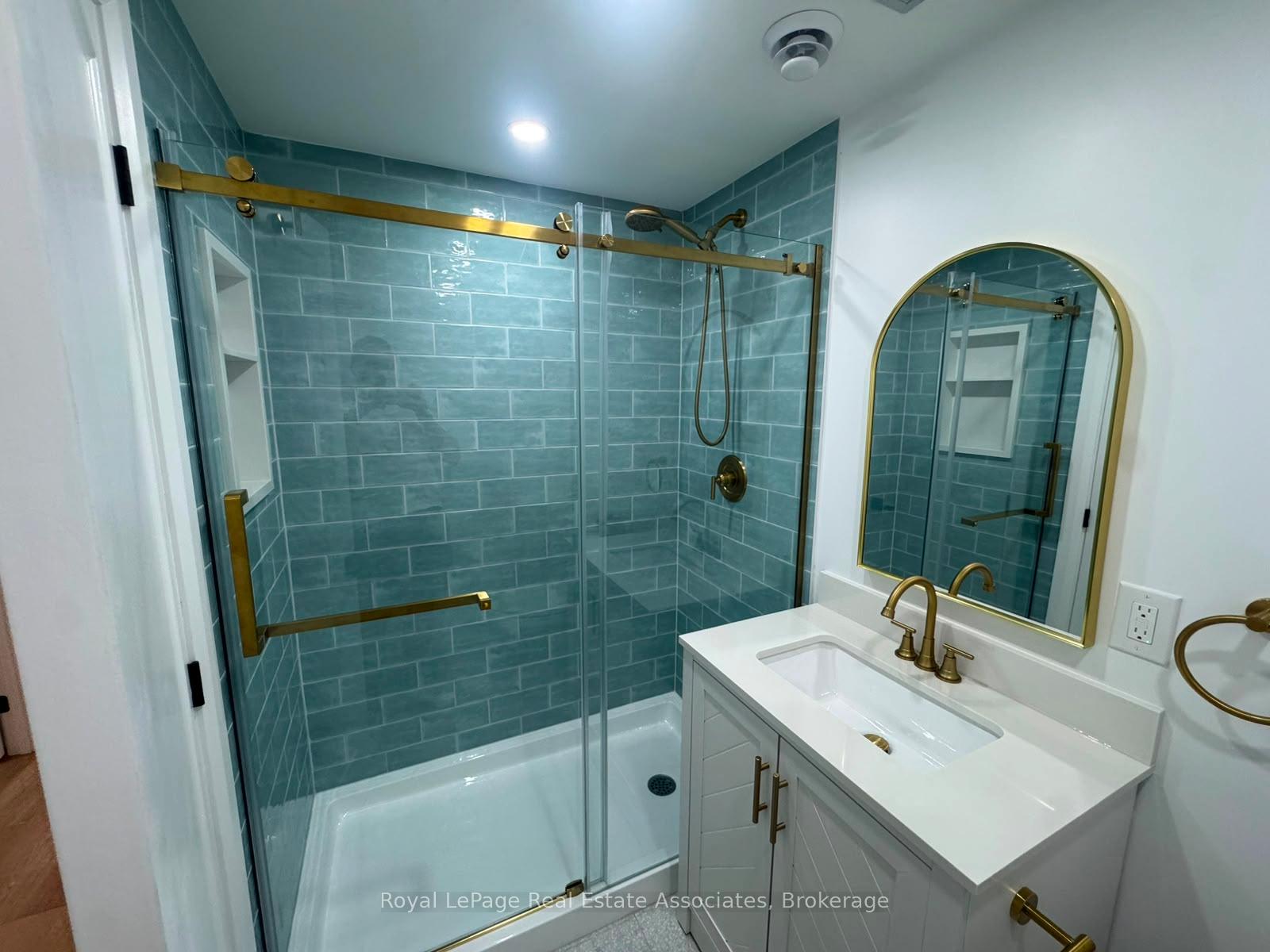 Photo 11 of Unit 2 MF, 17 White Avenue, Toronto, Rockcliffe-Smythe — HOMEH