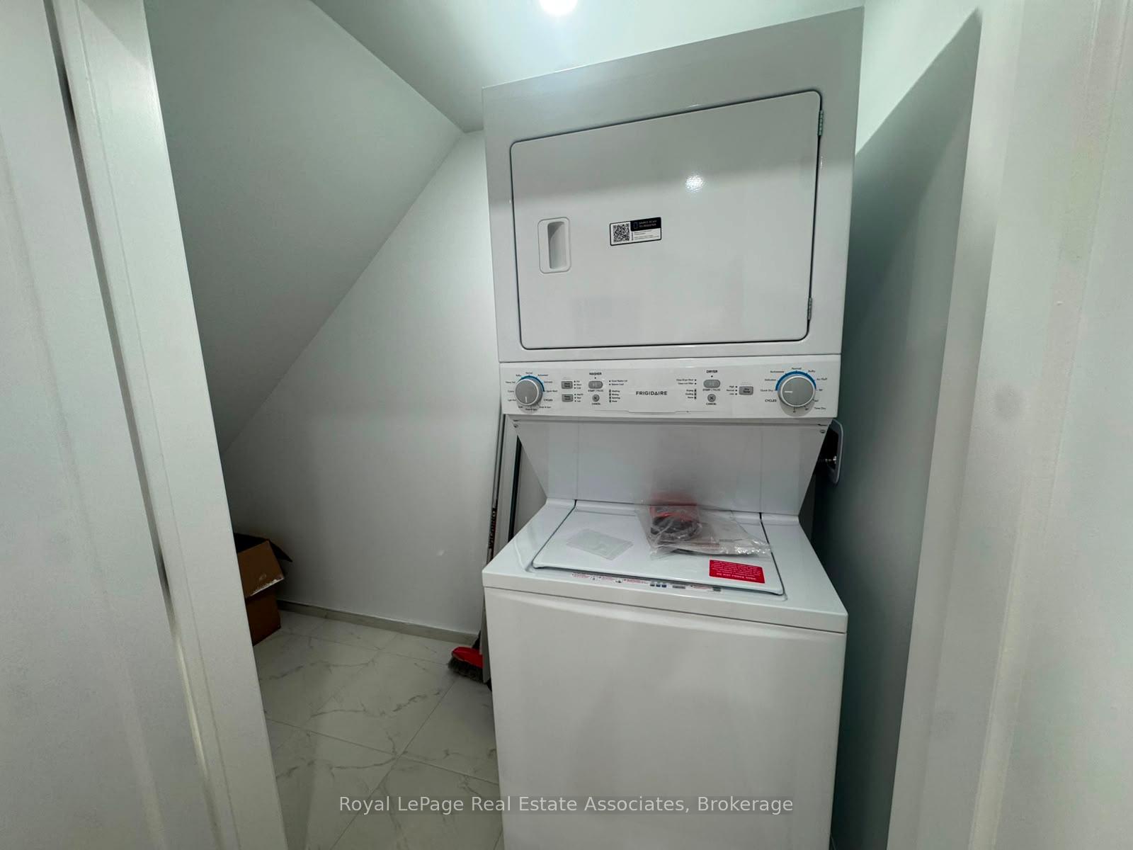 Photo 13 of Unit 2 MF, 17 White Avenue, Toronto, Rockcliffe-Smythe — HOMEH