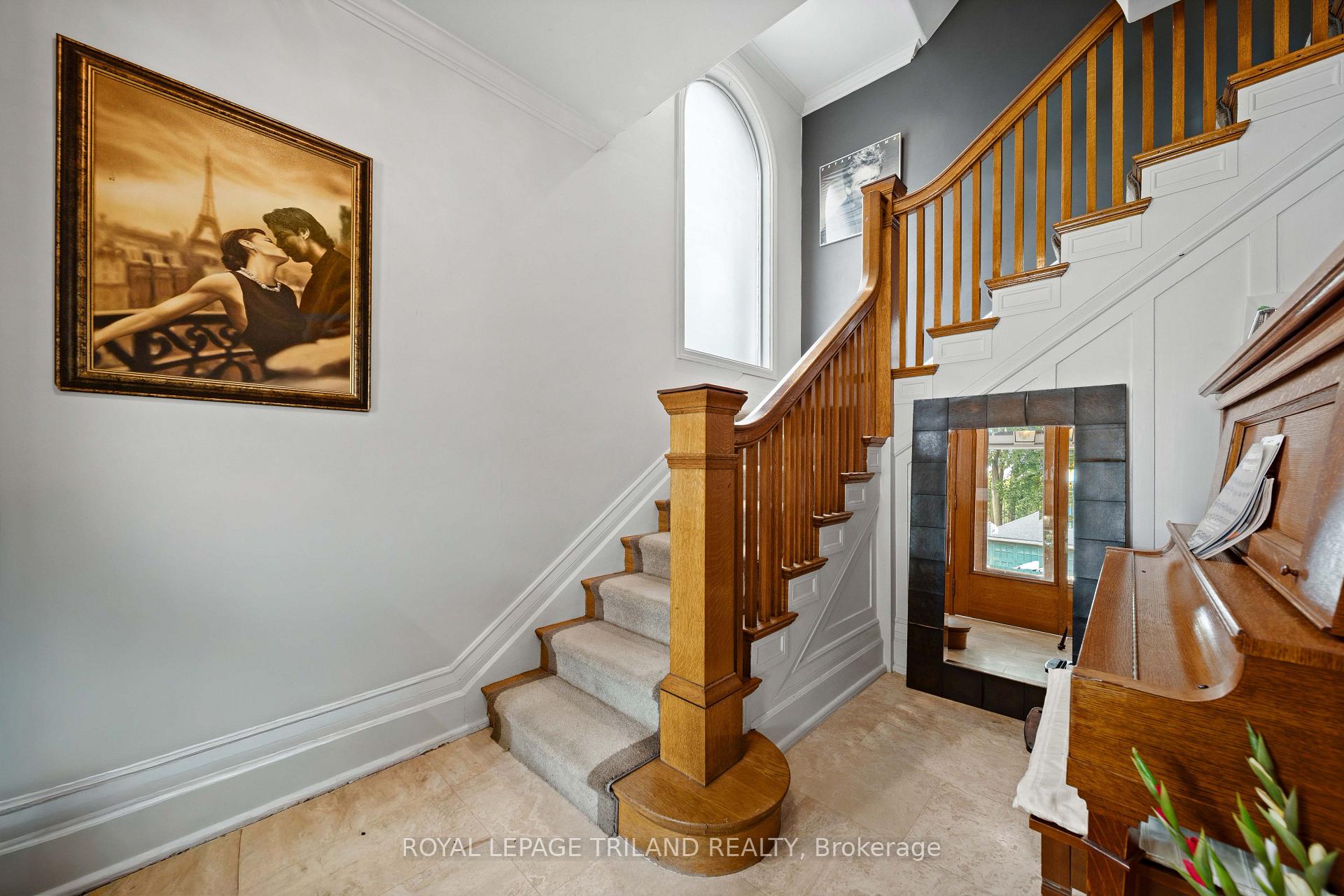 Photo 3 of 98 Central Avenue, London, East F — HOMEH