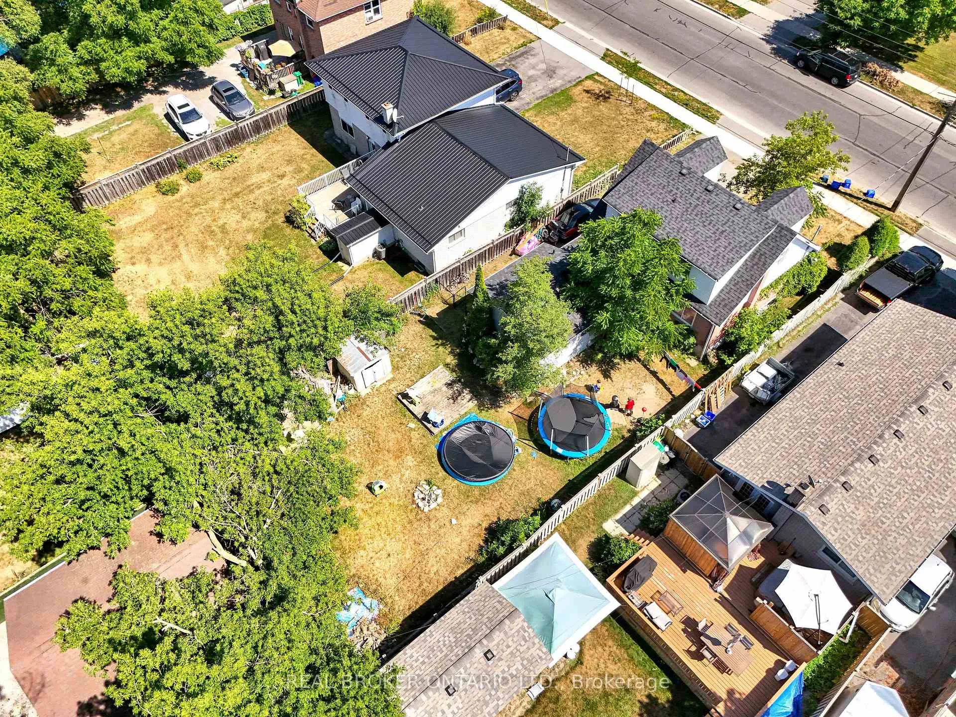 Photo 2 of 710 Cameron Street, Peterborough, Otonabee Ward 1 — HOMEH