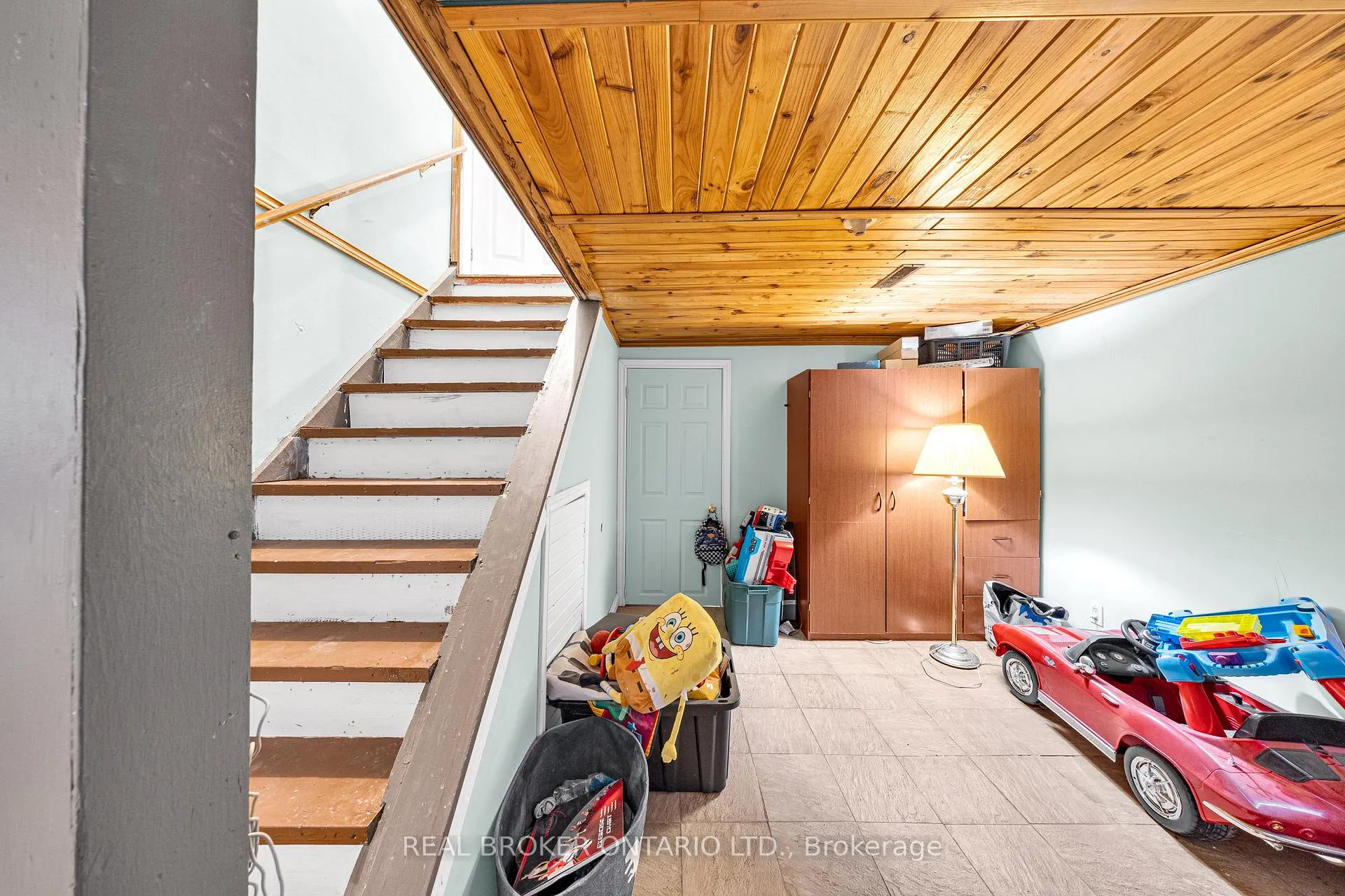 Photo 23 of 710 Cameron Street, Peterborough, Otonabee Ward 1 — HOMEH