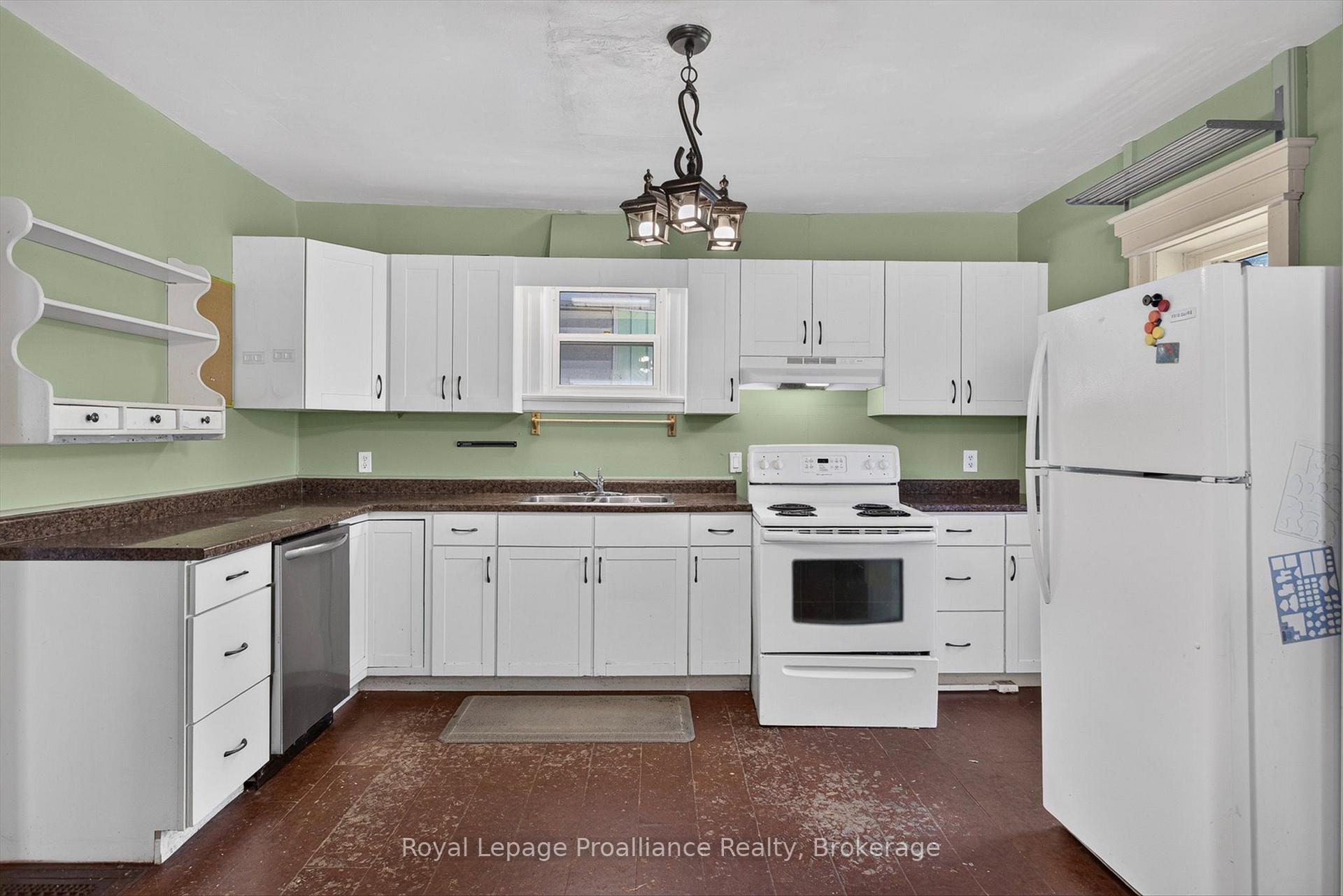 Photo 34 of 277 Reid Street, Peterborough, Town Ward 3 — HOMEH