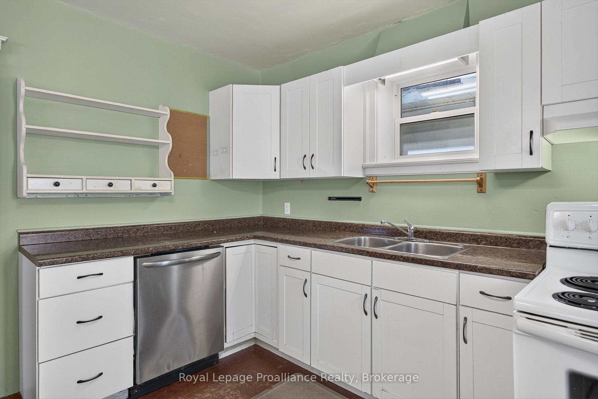 Photo 36 of 277 Reid Street, Peterborough, Town Ward 3 — HOMEH
