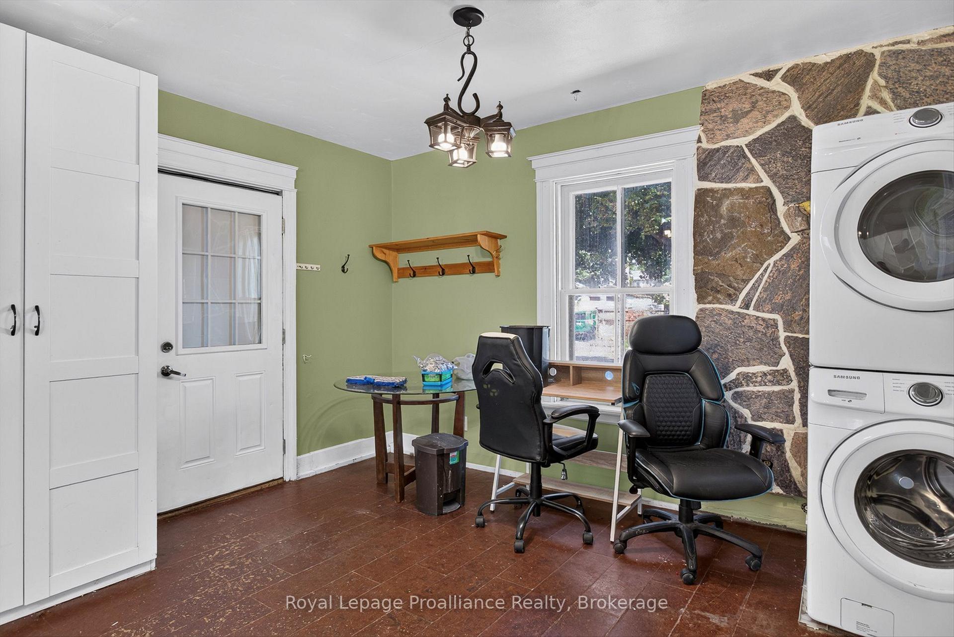 Photo 40 of 277 Reid Street, Peterborough, Town Ward 3 — HOMEH