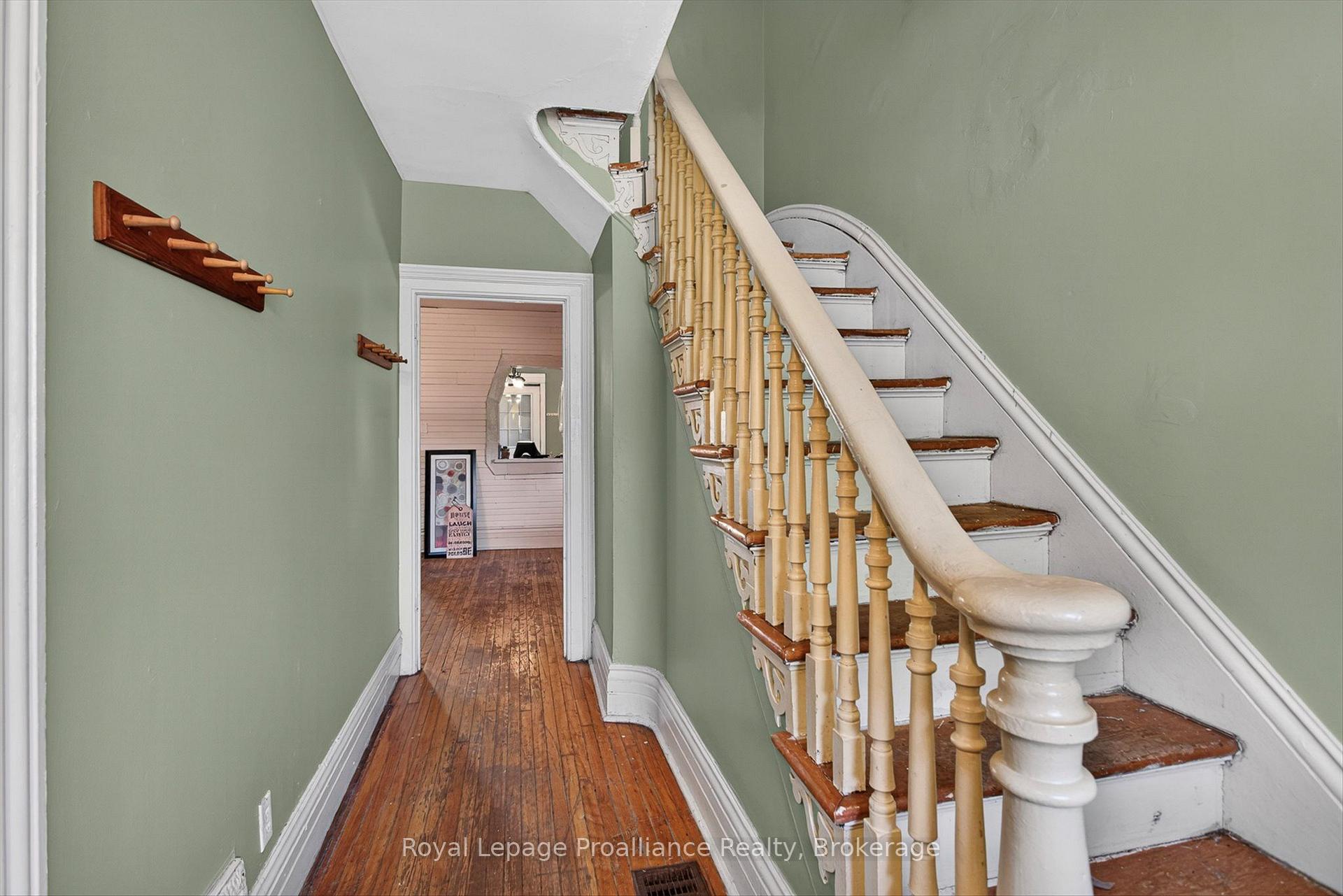 Photo 17 of 277 Reid Street, Peterborough, Town Ward 3 — HOMEH