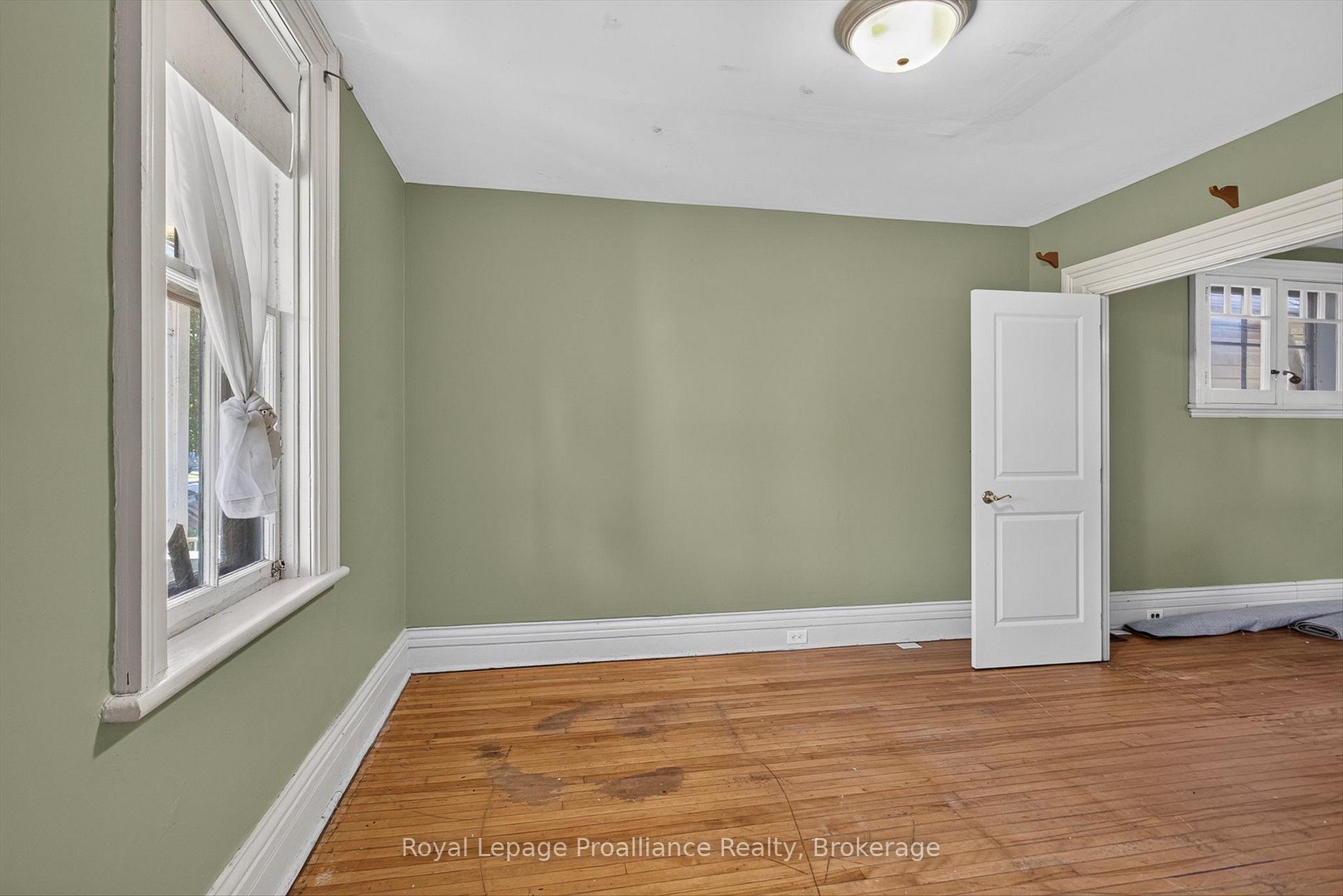 Photo 21 of 277 Reid Street, Peterborough, Town Ward 3 — HOMEH