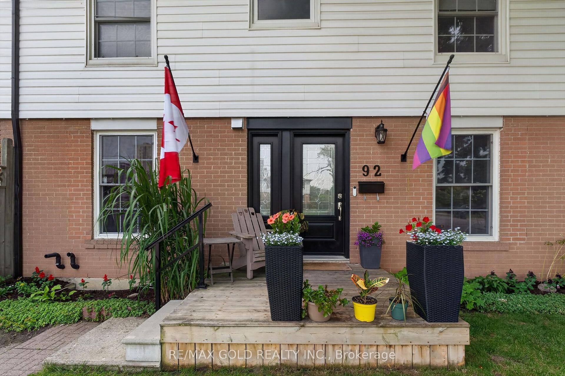 Photo 3 of 92 Cathcart Crescent, Brampton, Avondale — HOMEH