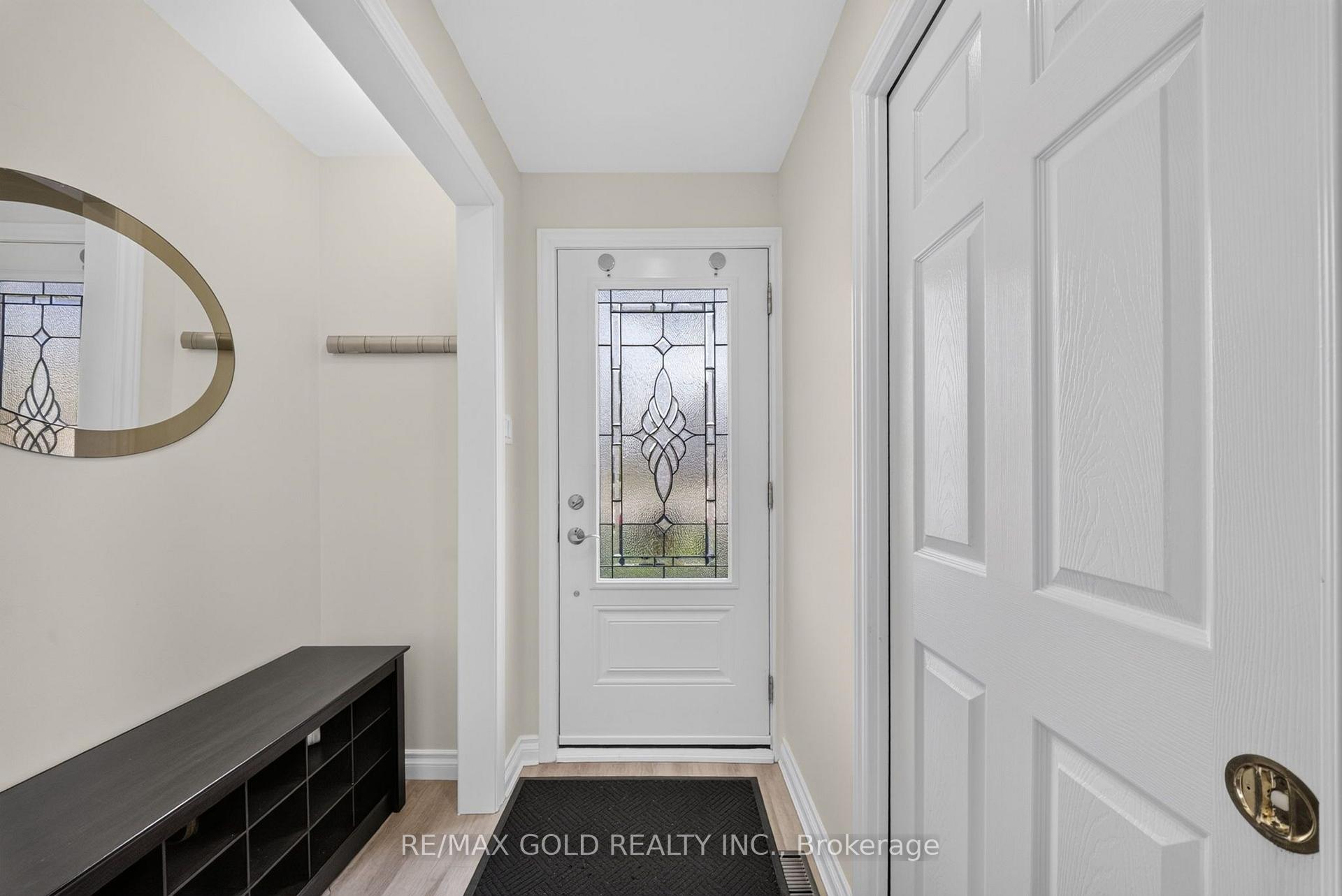 Photo 4 of 92 Cathcart Crescent, Brampton, Avondale — HOMEH