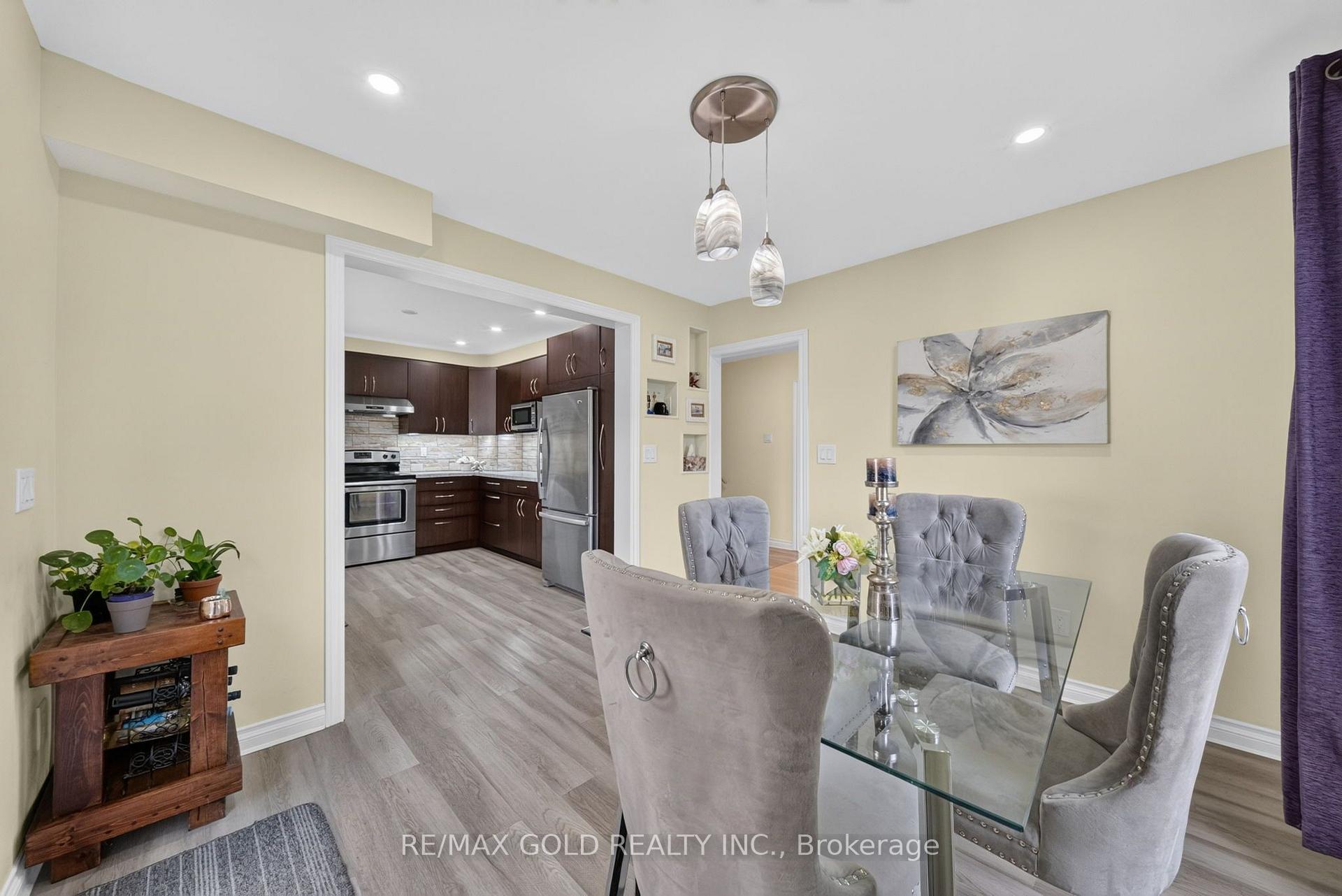 Photo 7 of 92 Cathcart Crescent, Brampton, Avondale — HOMEH
