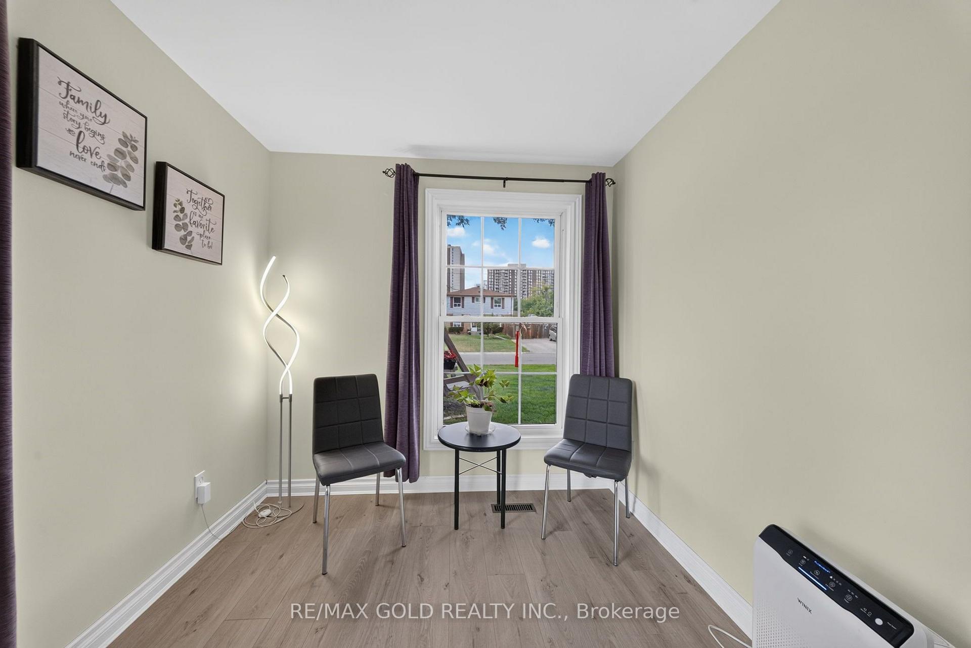 Photo 14 of 92 Cathcart Crescent, Brampton, Avondale — HOMEH