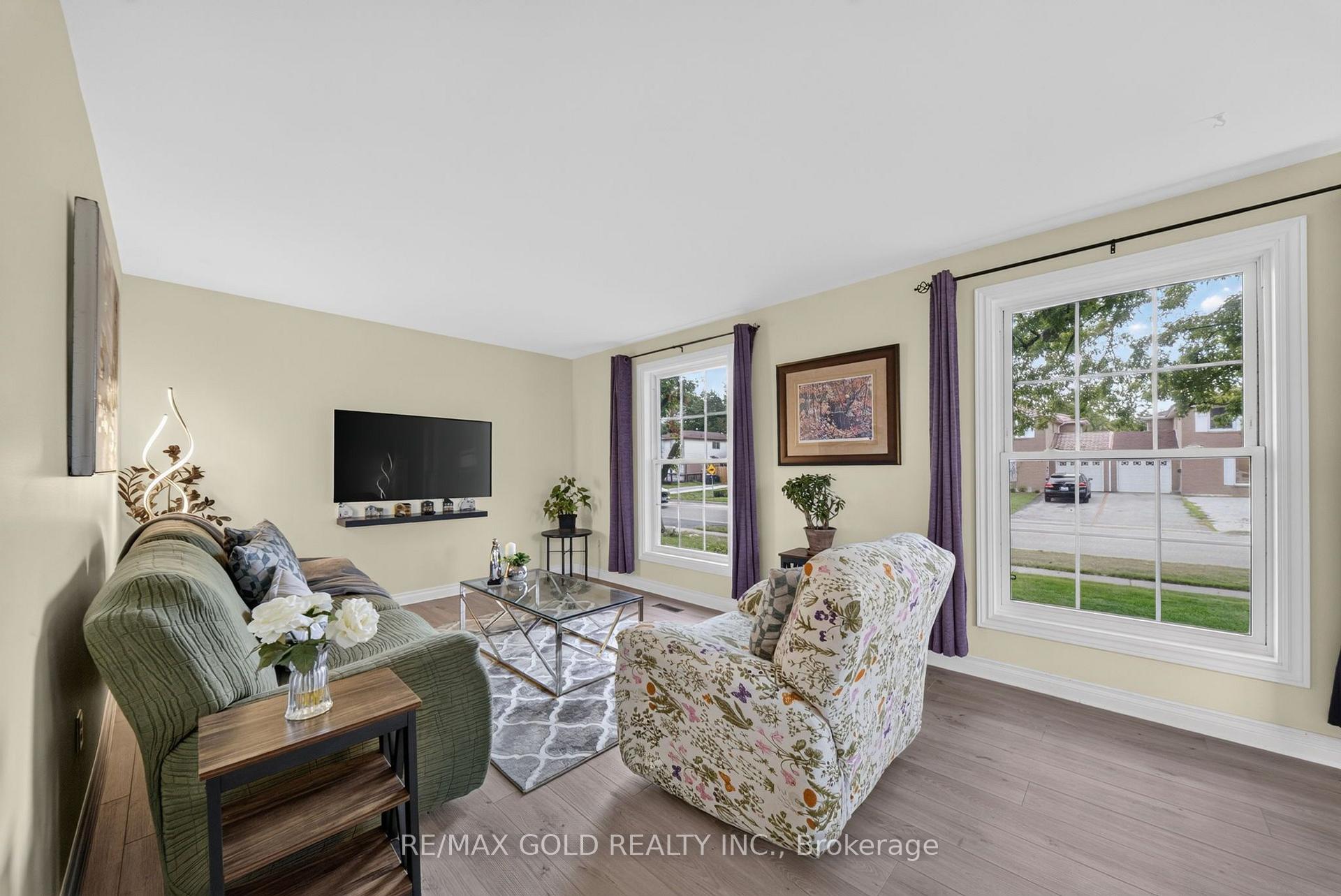 Photo 16 of 92 Cathcart Crescent, Brampton, Avondale — HOMEH