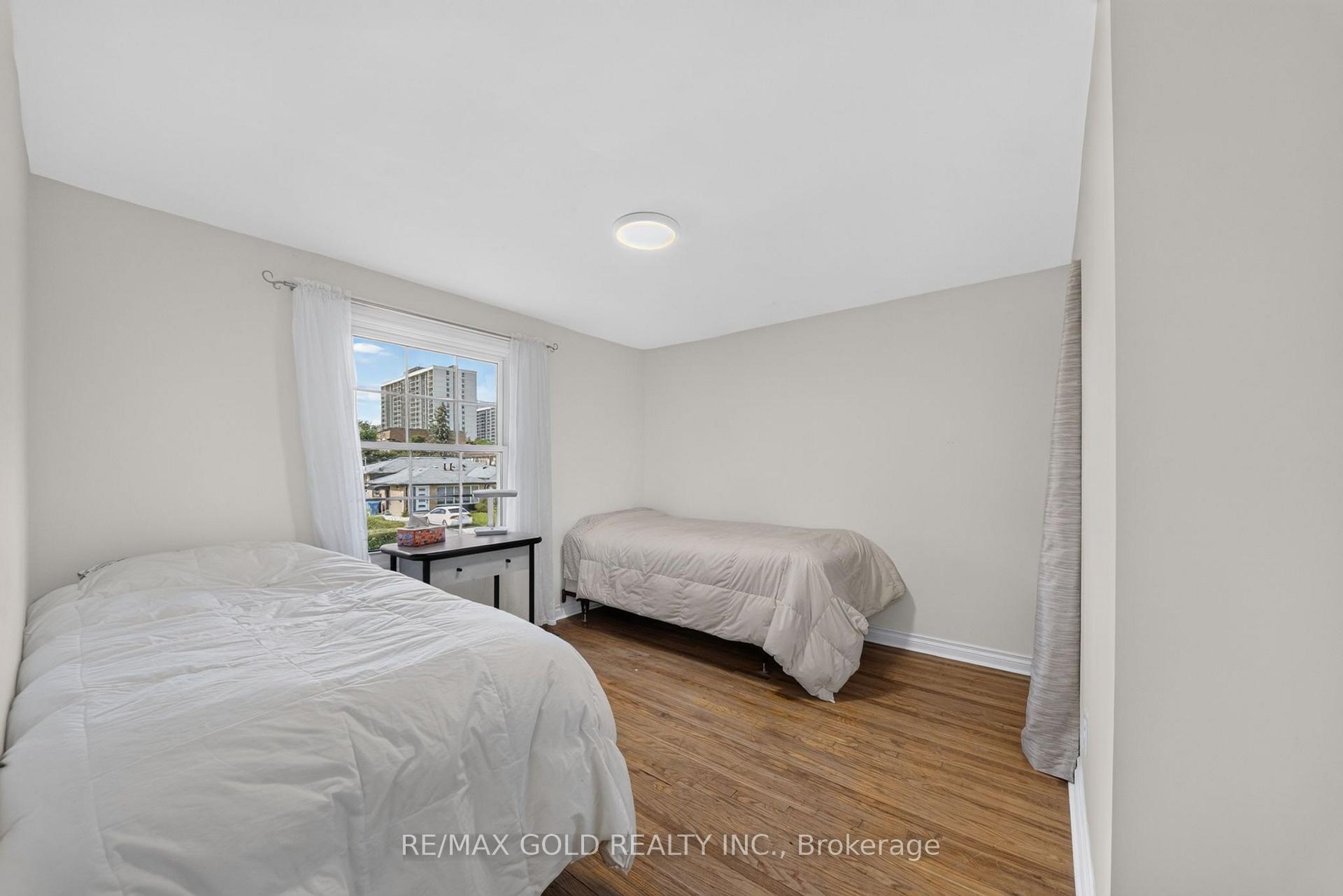 Photo 21 of 92 Cathcart Crescent, Brampton, Avondale — HOMEH