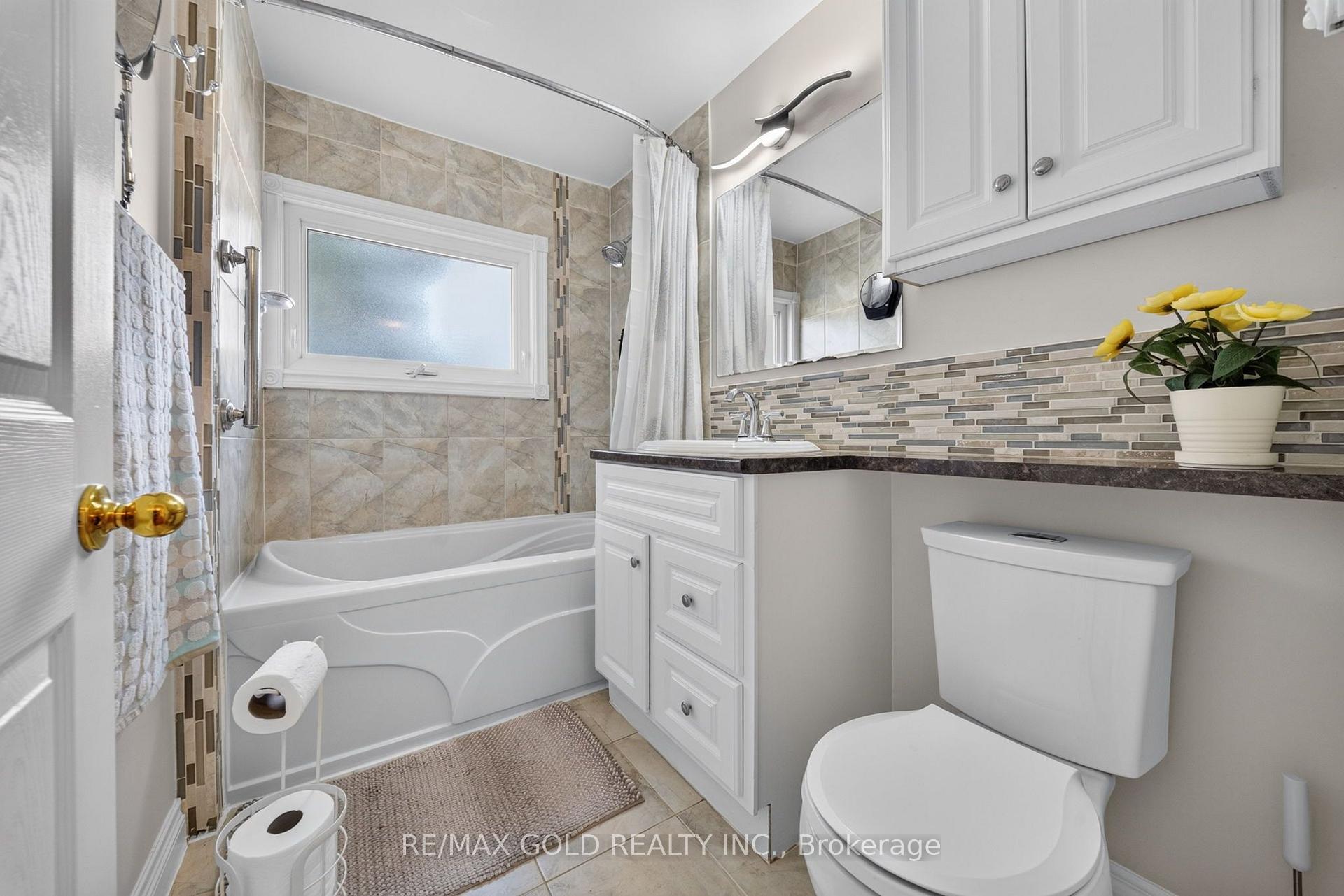 Photo 25 of 92 Cathcart Crescent, Brampton, Avondale — HOMEH