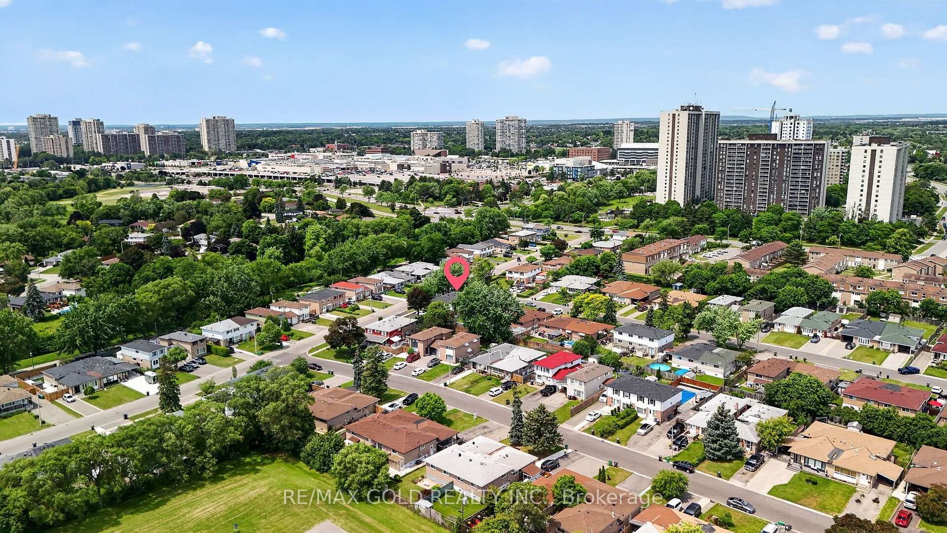 Photo 38 of 92 Cathcart Crescent, Brampton, Avondale — HOMEH