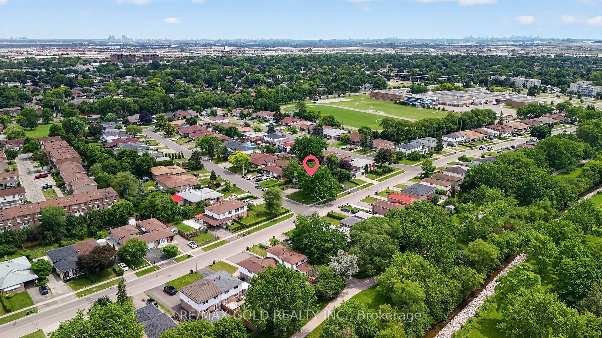 Photo 44 of 92 Cathcart Crescent, Brampton, Avondale — HOMEH