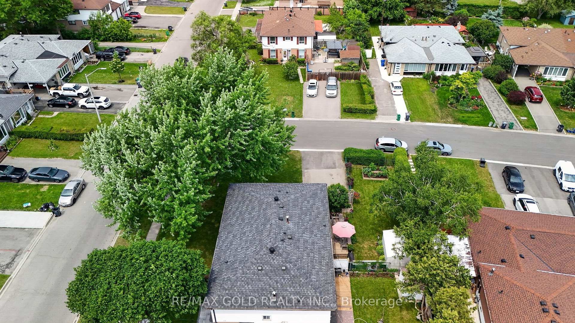 Photo 45 of 92 Cathcart Crescent, Brampton, Avondale — HOMEH